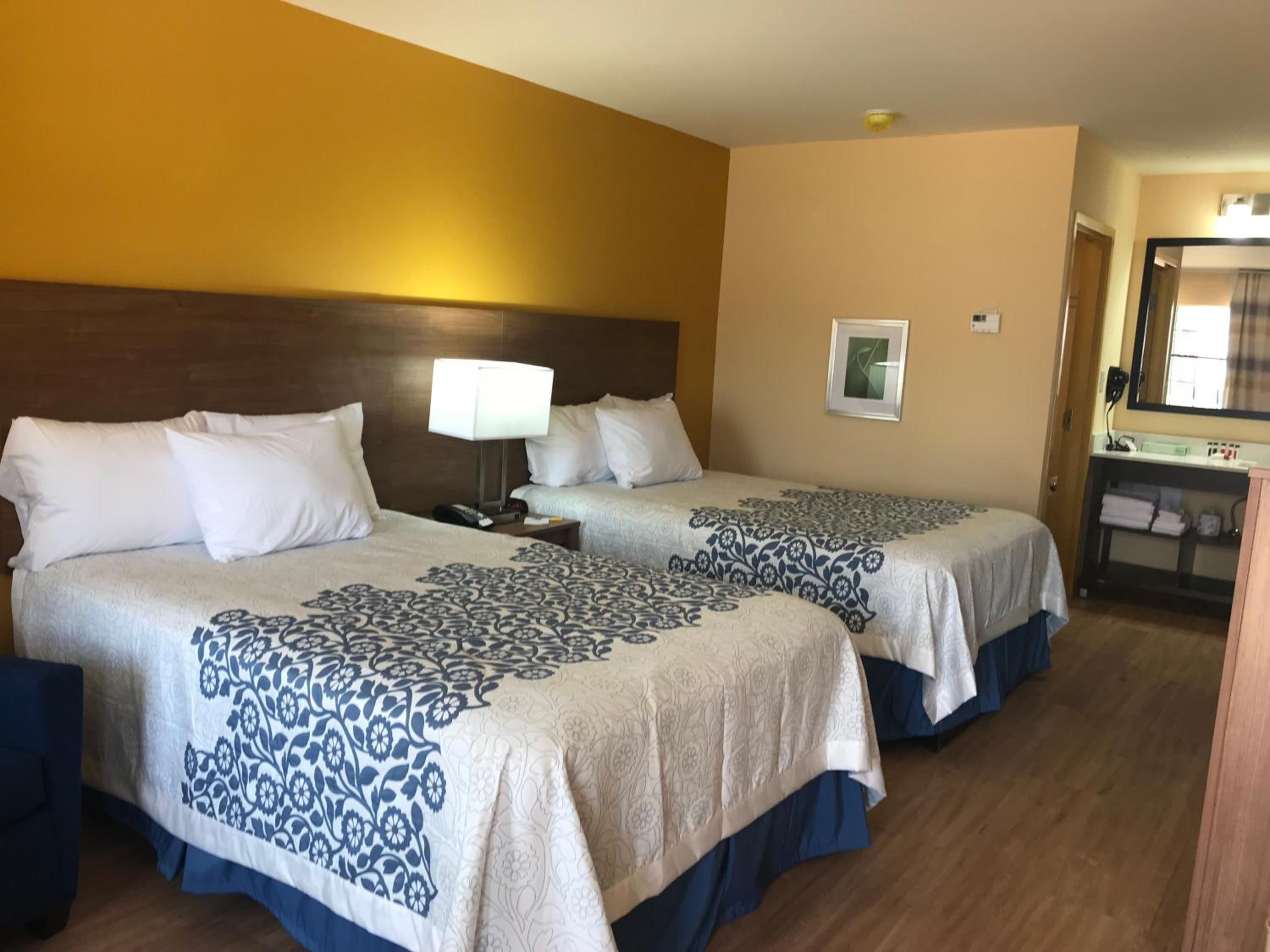 Deluxe Double Room with Two Double Beds - Non-Smoking - Photo 3