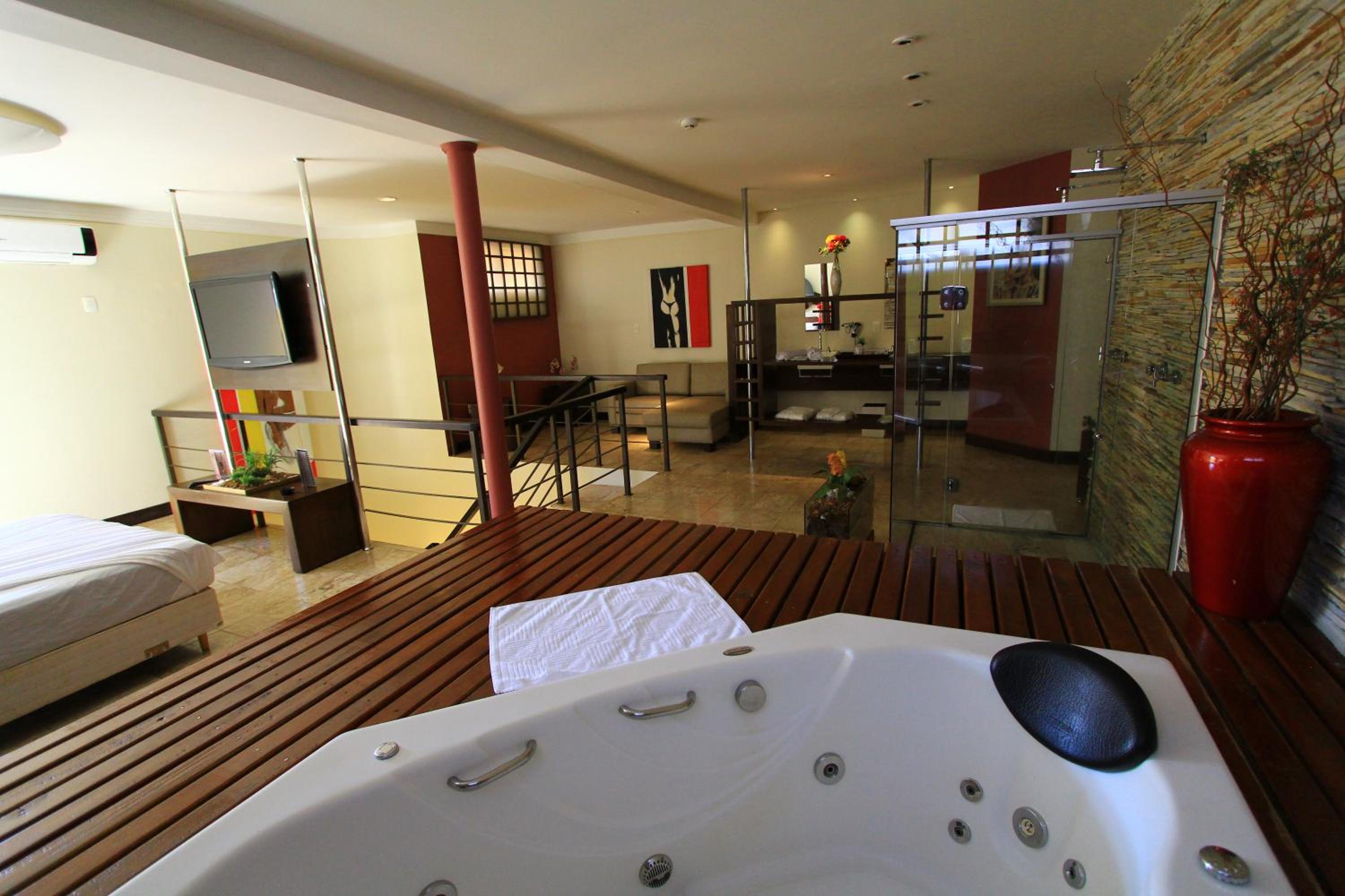 Queen Room with Spa Bath photo 2