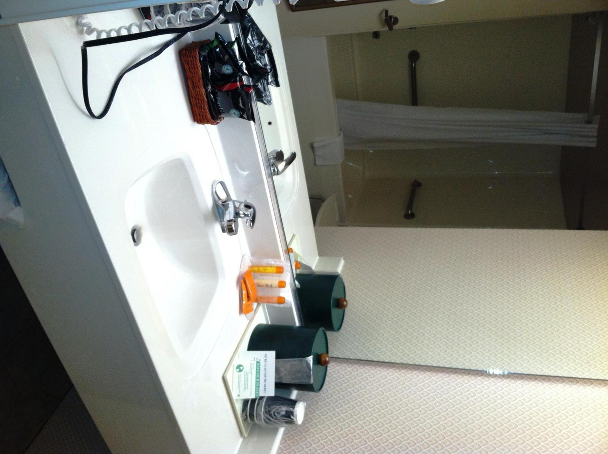 Standard King Room - Disability Access photo 2