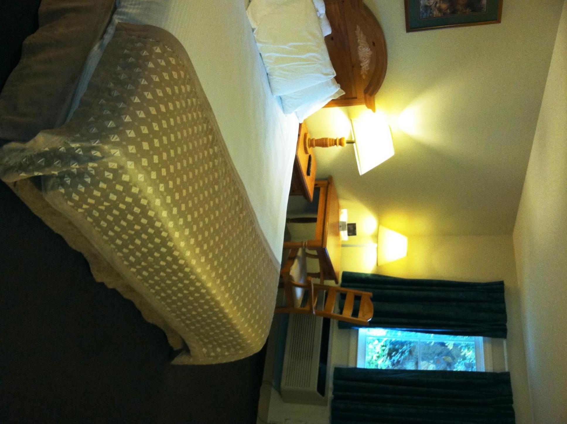 Standard King Room photo 1