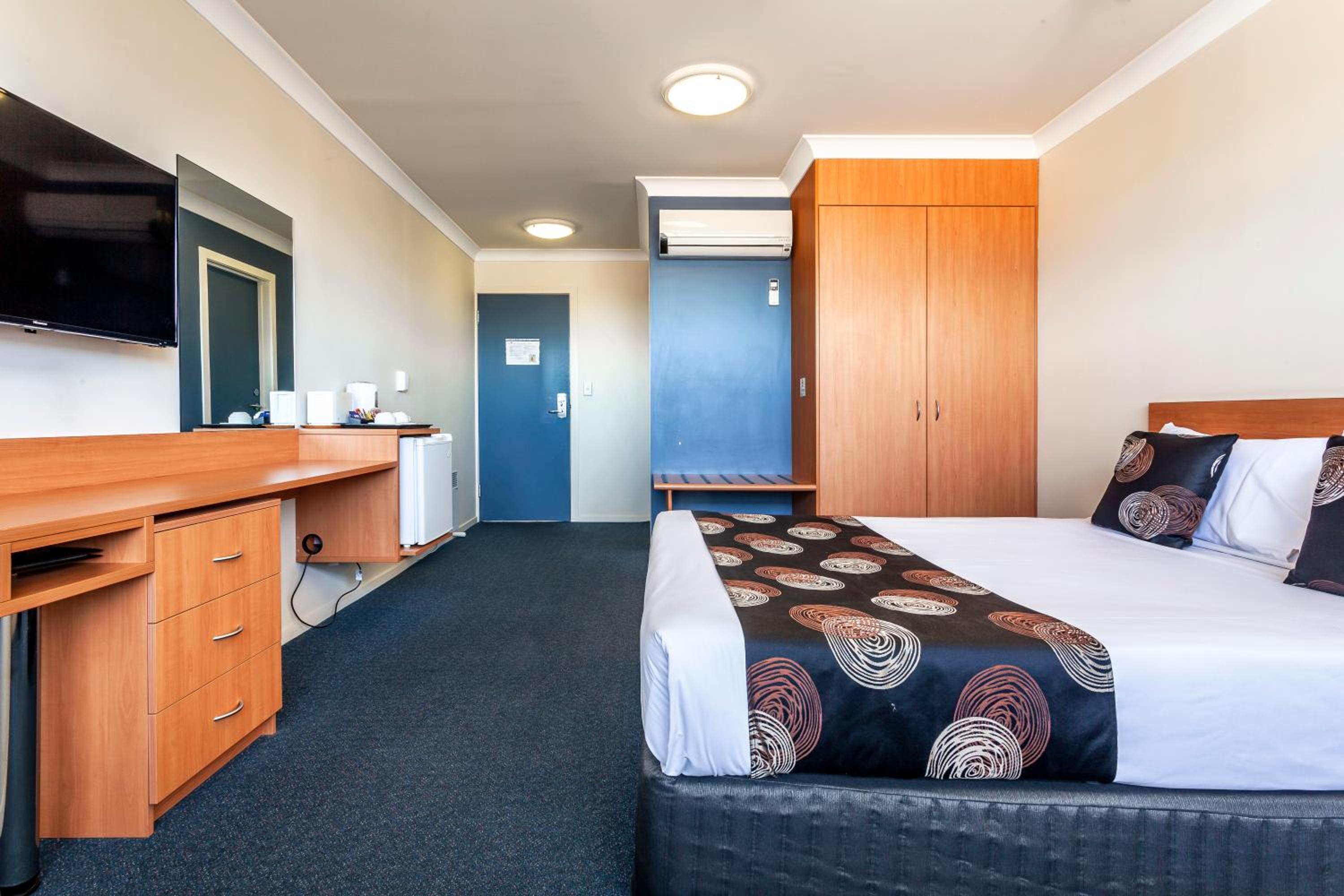 Standard King Room photo 2