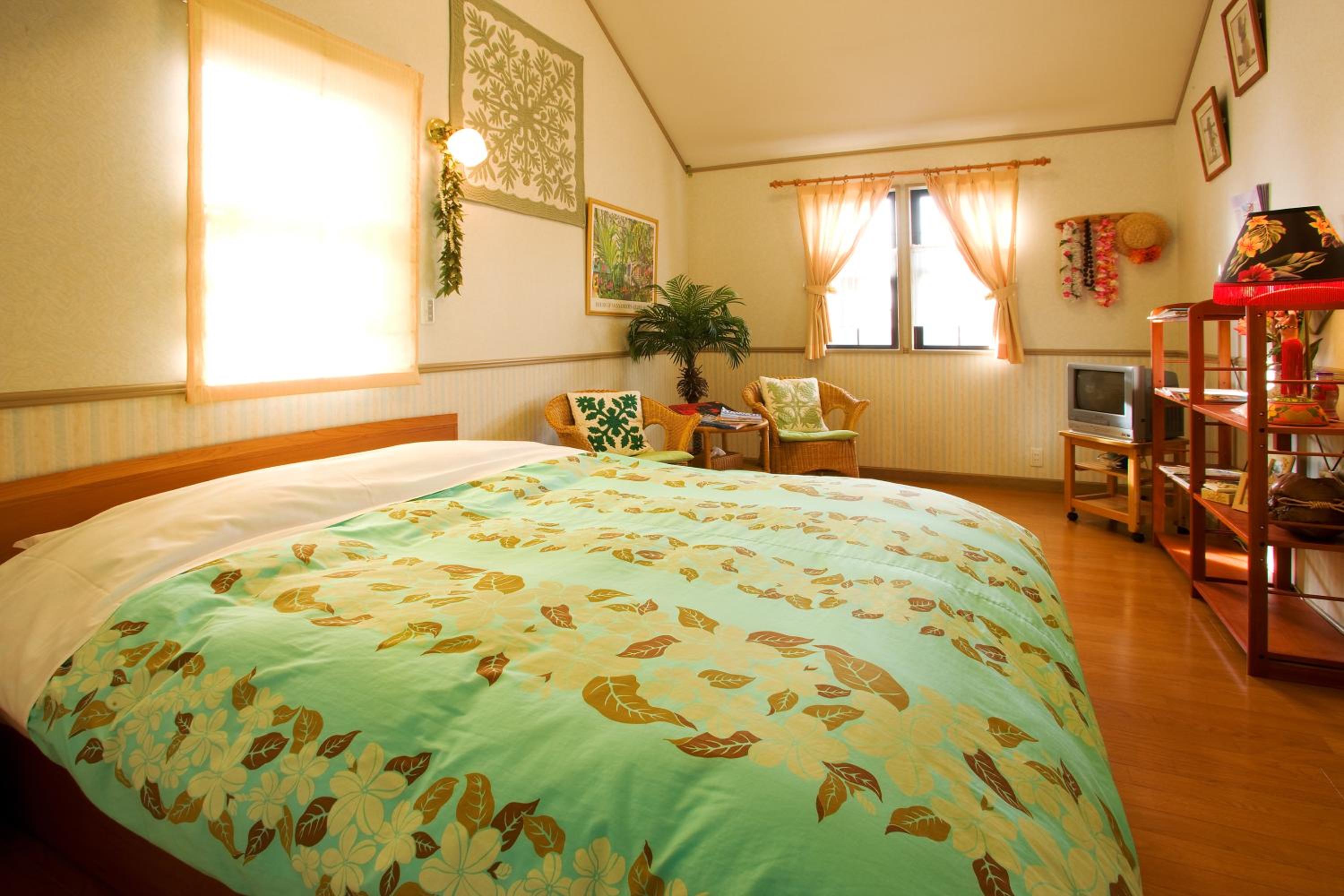 Queen Suite - Photo 1