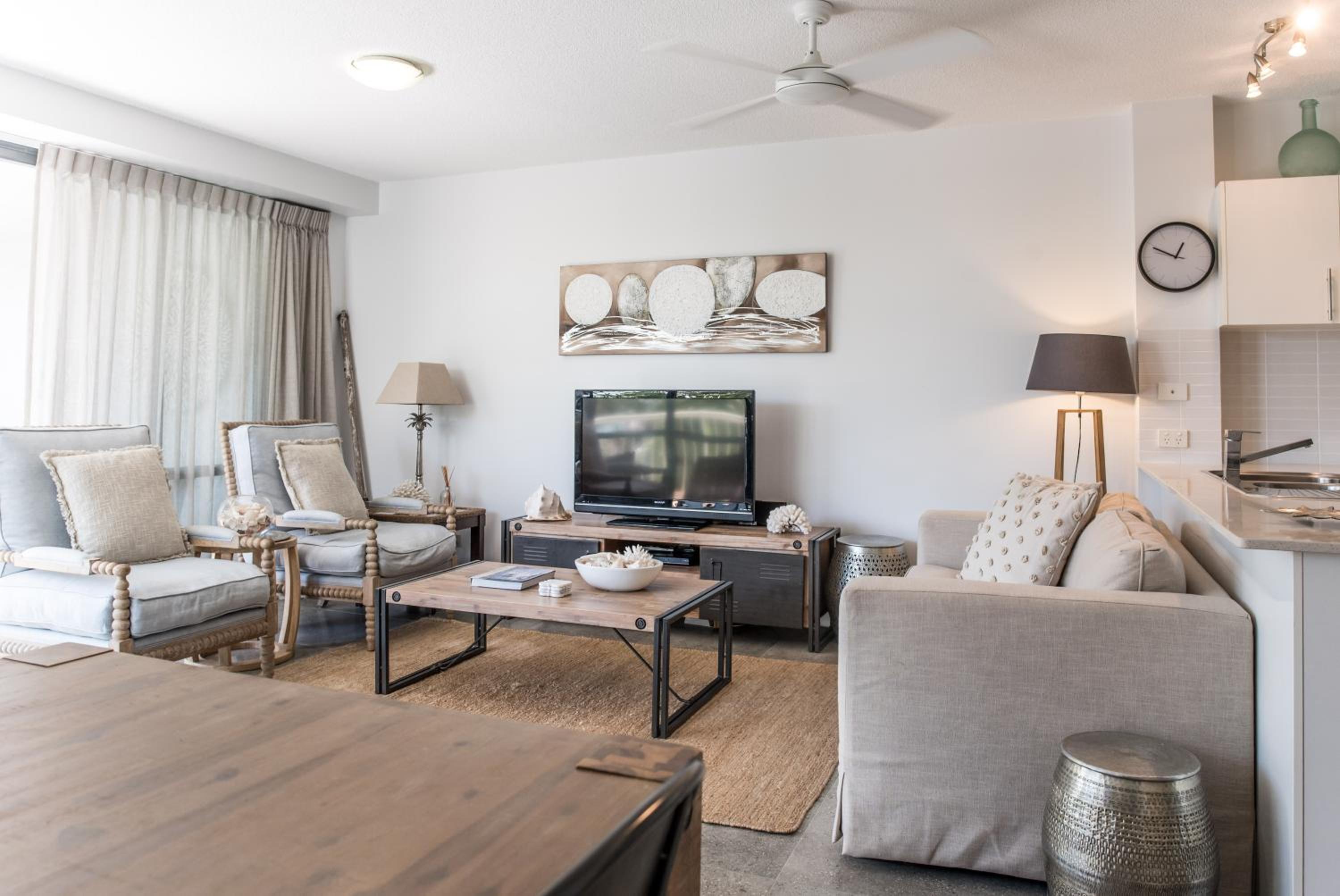Deluxe Two-Bedroom Apartment with Garden View