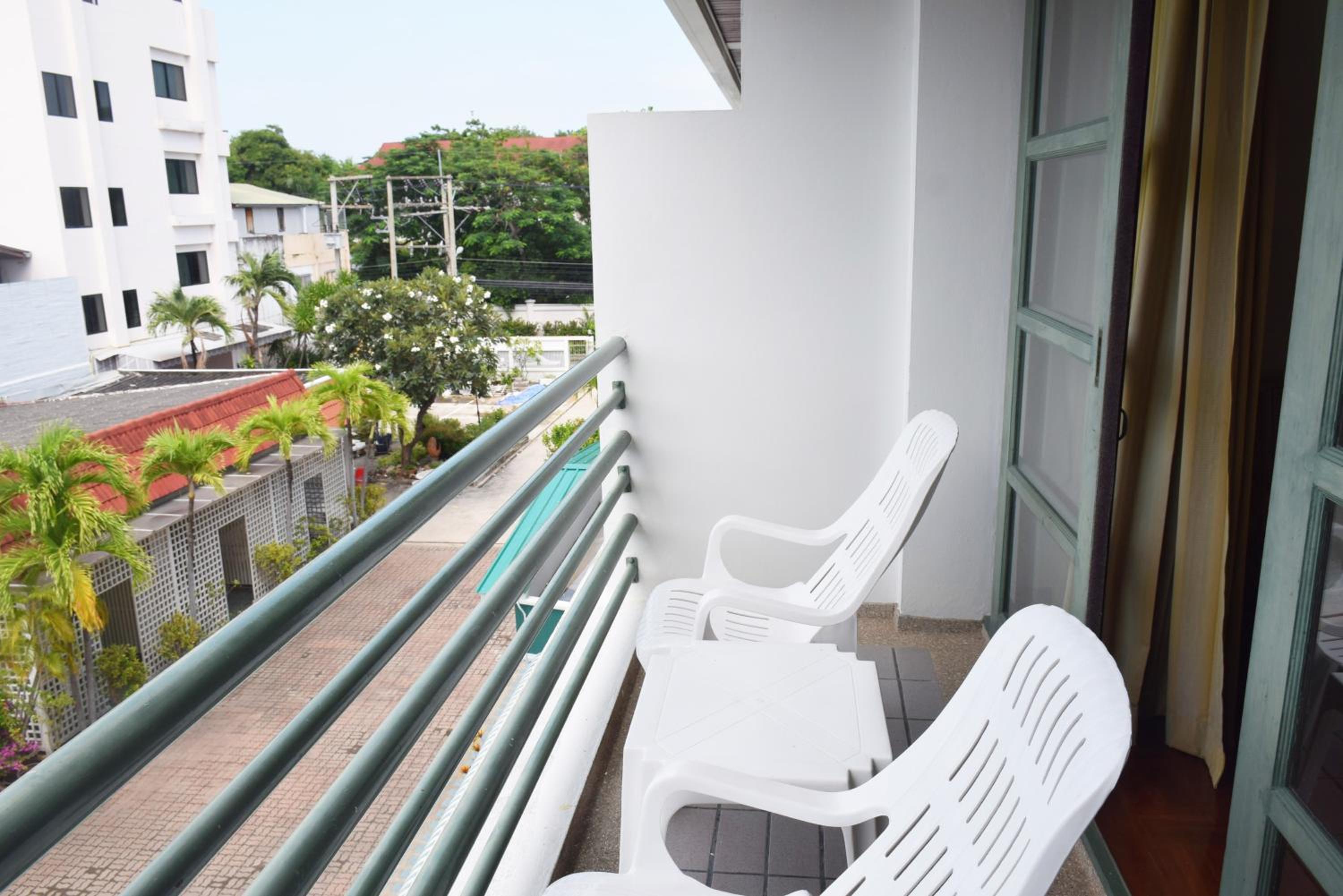 Double Room with Balcony - Photo 5
