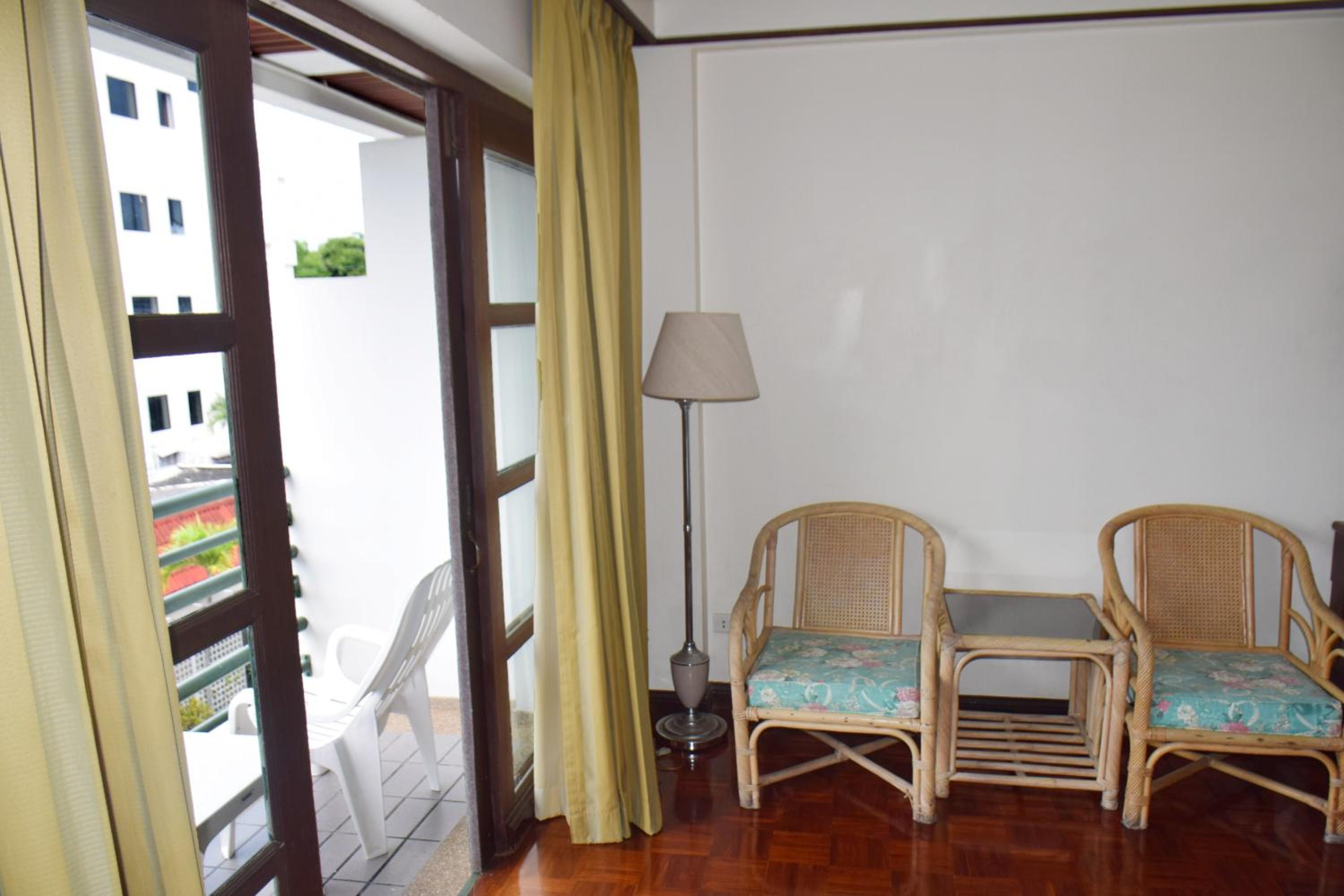 Double Room with Balcony - Photo 6