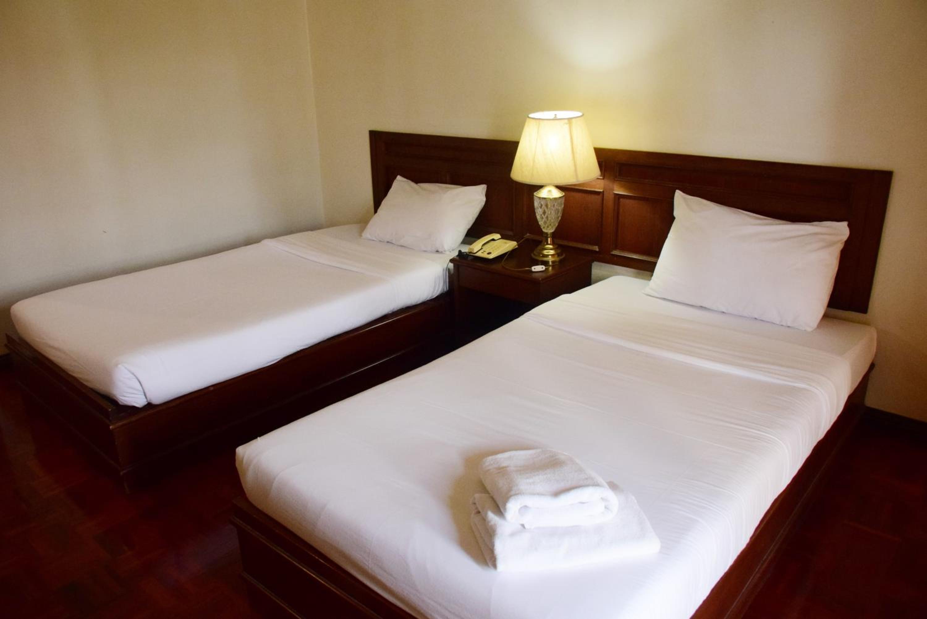 Twin Room with Balcony - Photo 2