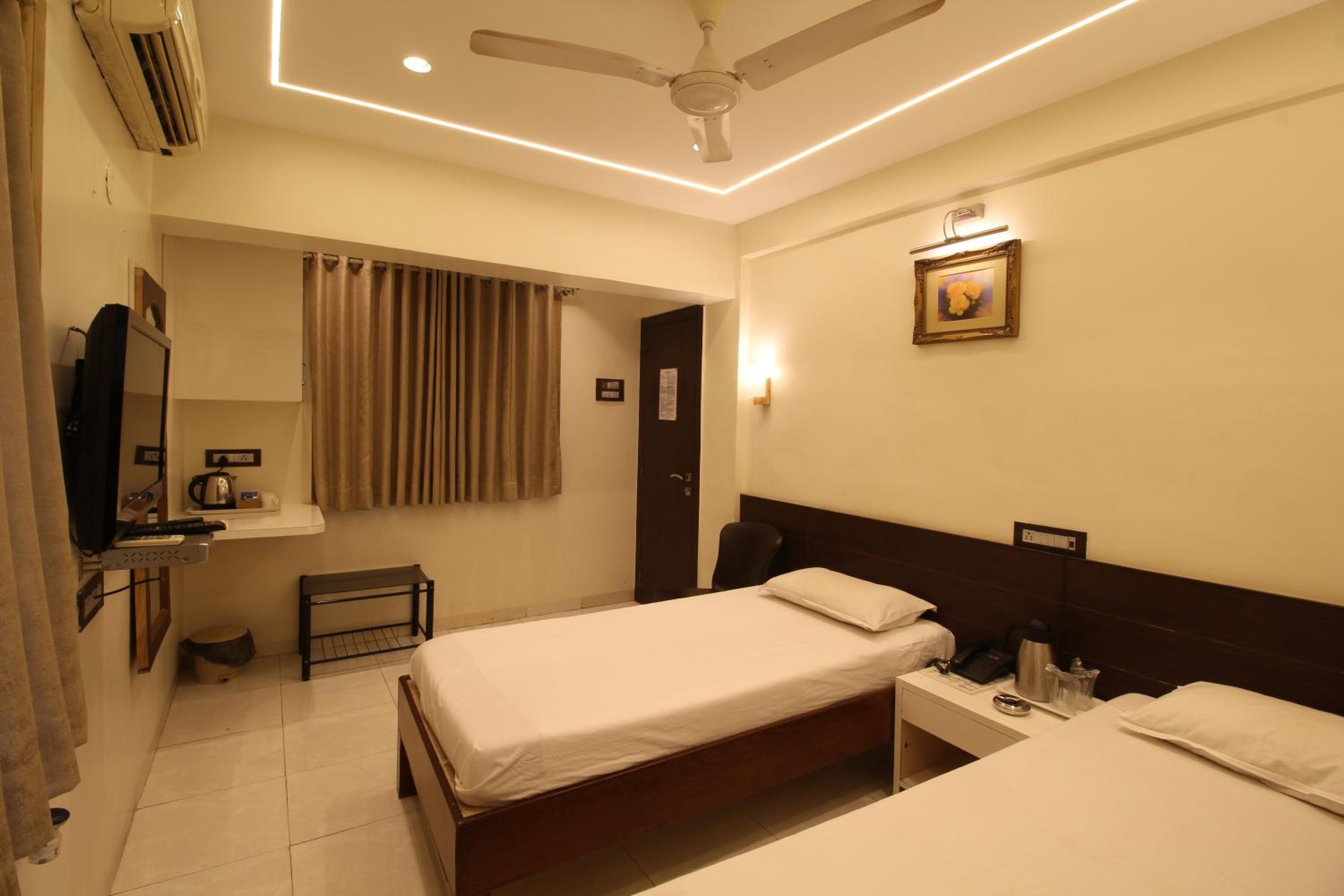 Super Deluxe Double Non AC Room
