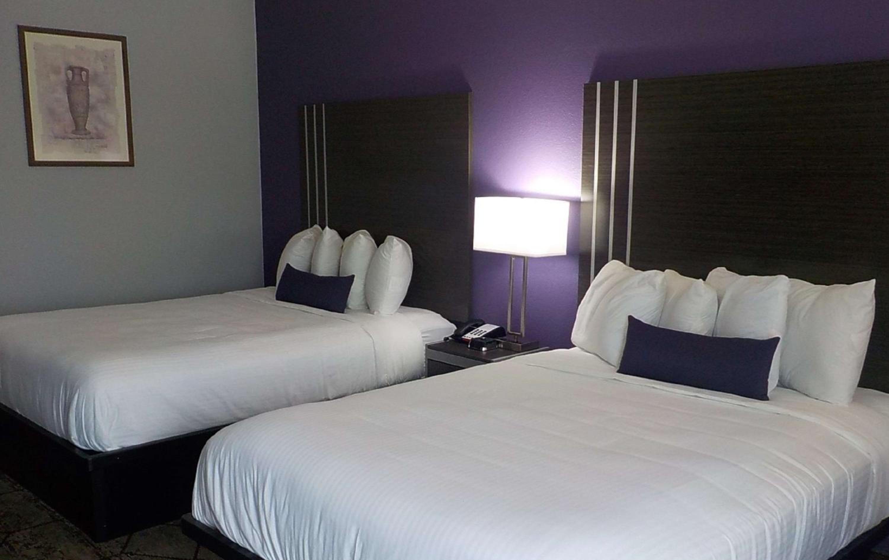 Queen Room with Two Queen Beds - Exterior Hall - Photo 1