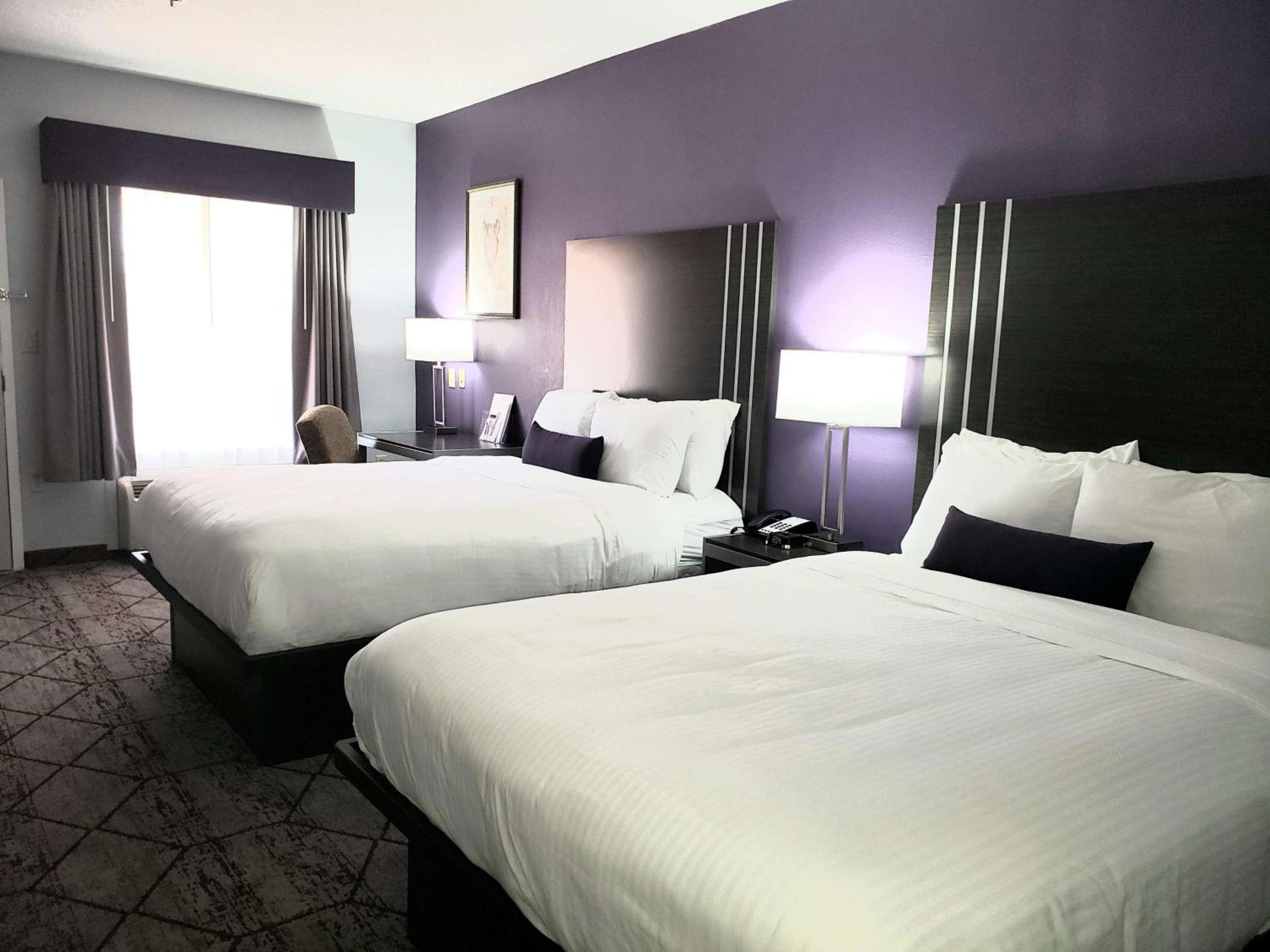 Queen Room with Two Queen Beds - Exterior Hall - Photo 8