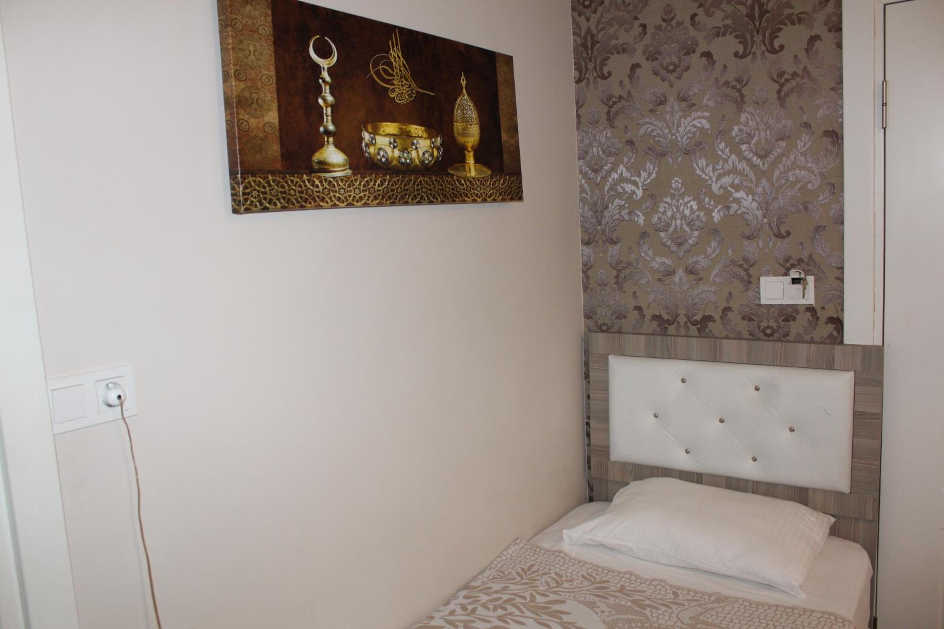 Comfort Triple Room with Shower photo 3