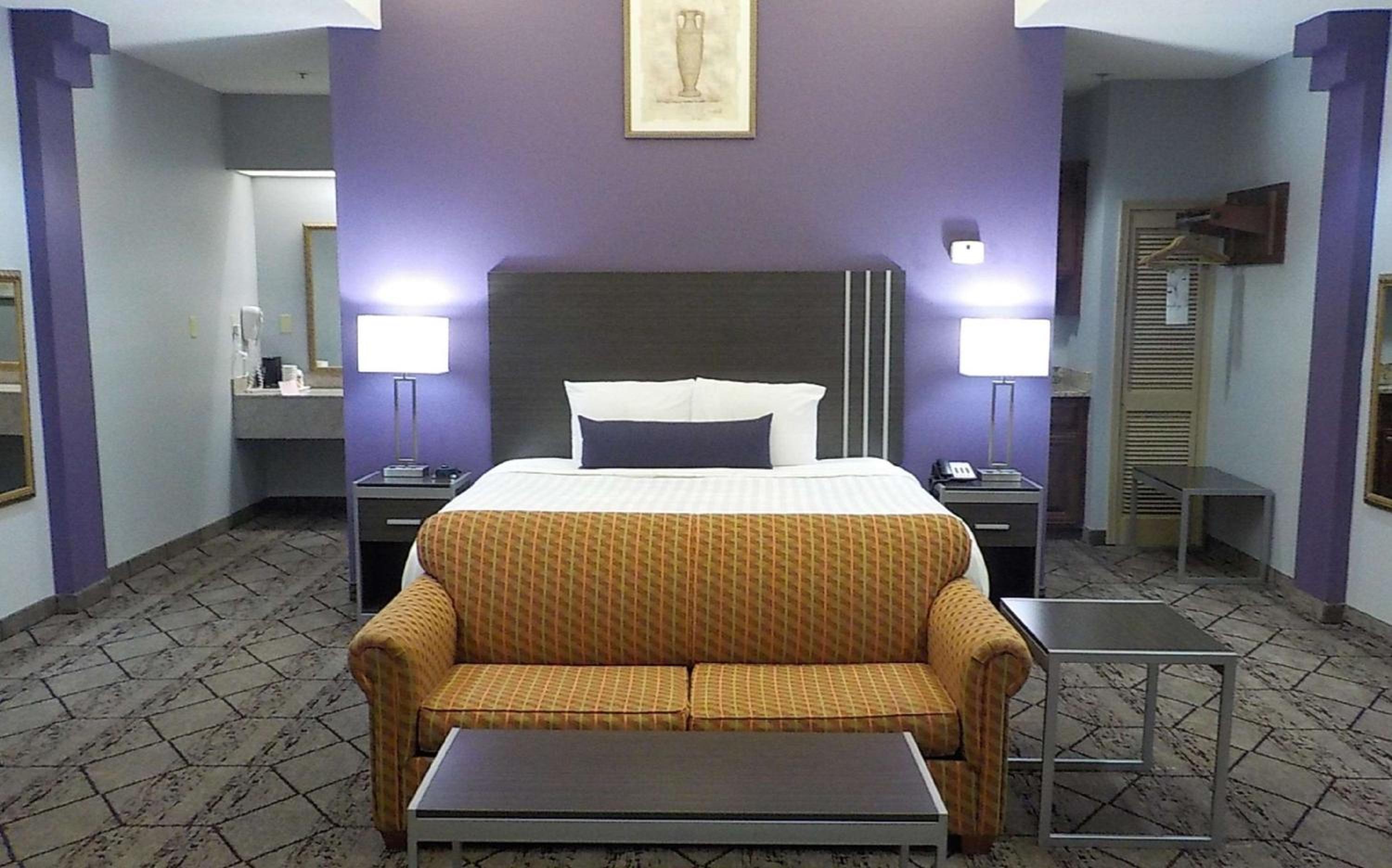 King Suite with Spa Bath photo 1