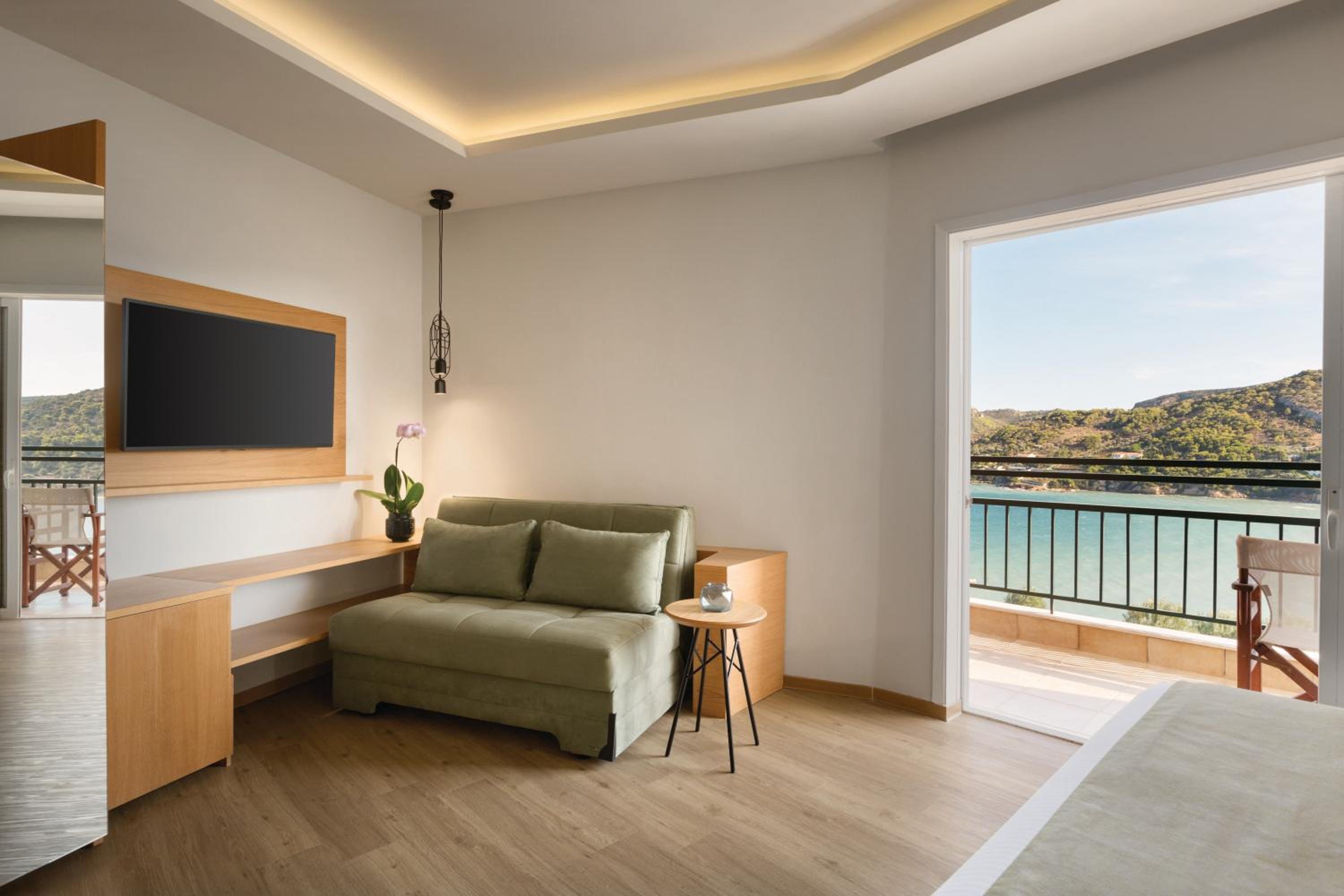 Junior Suite with Sea View - Photo 4