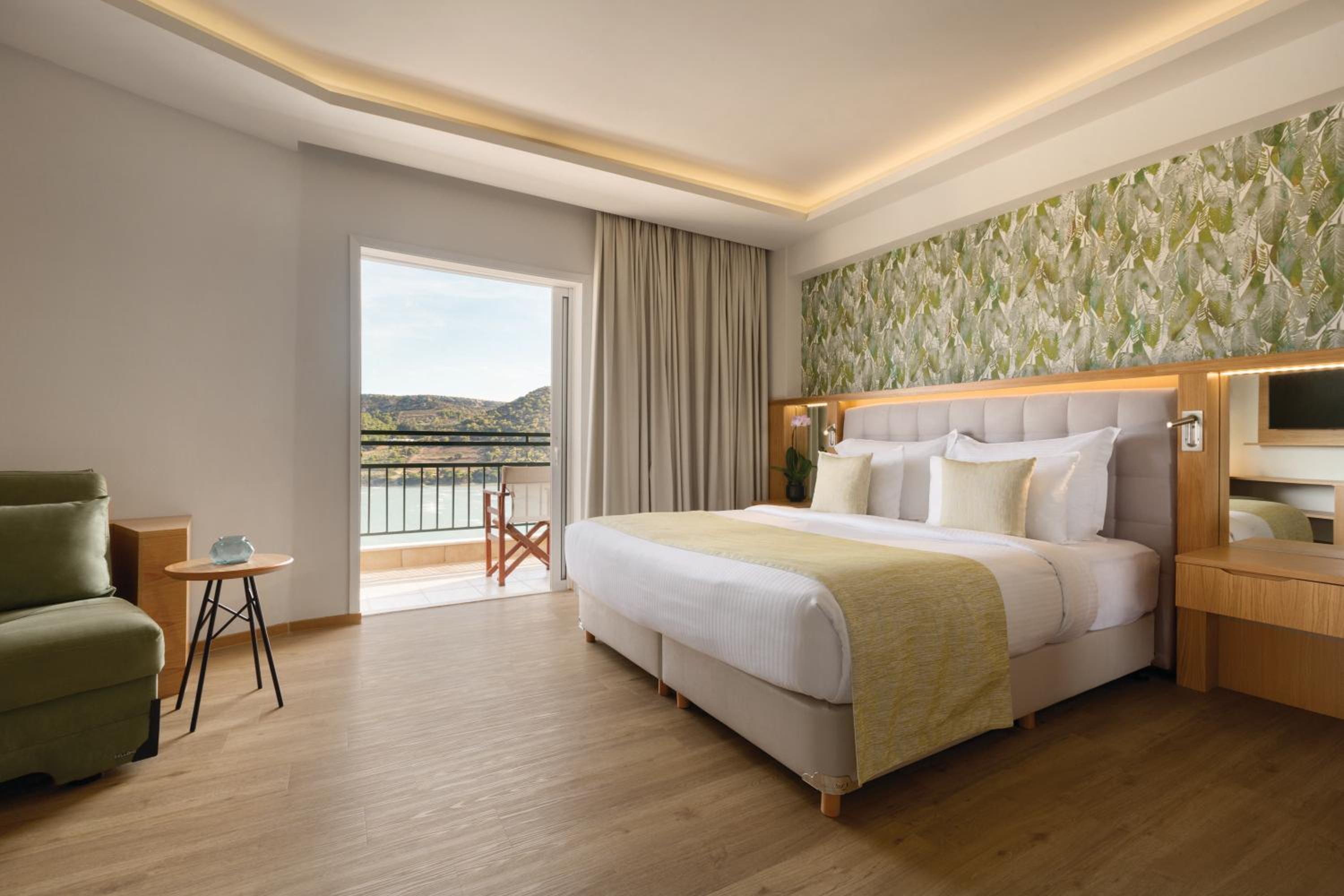 Junior Suite with Sea View - Photo 1
