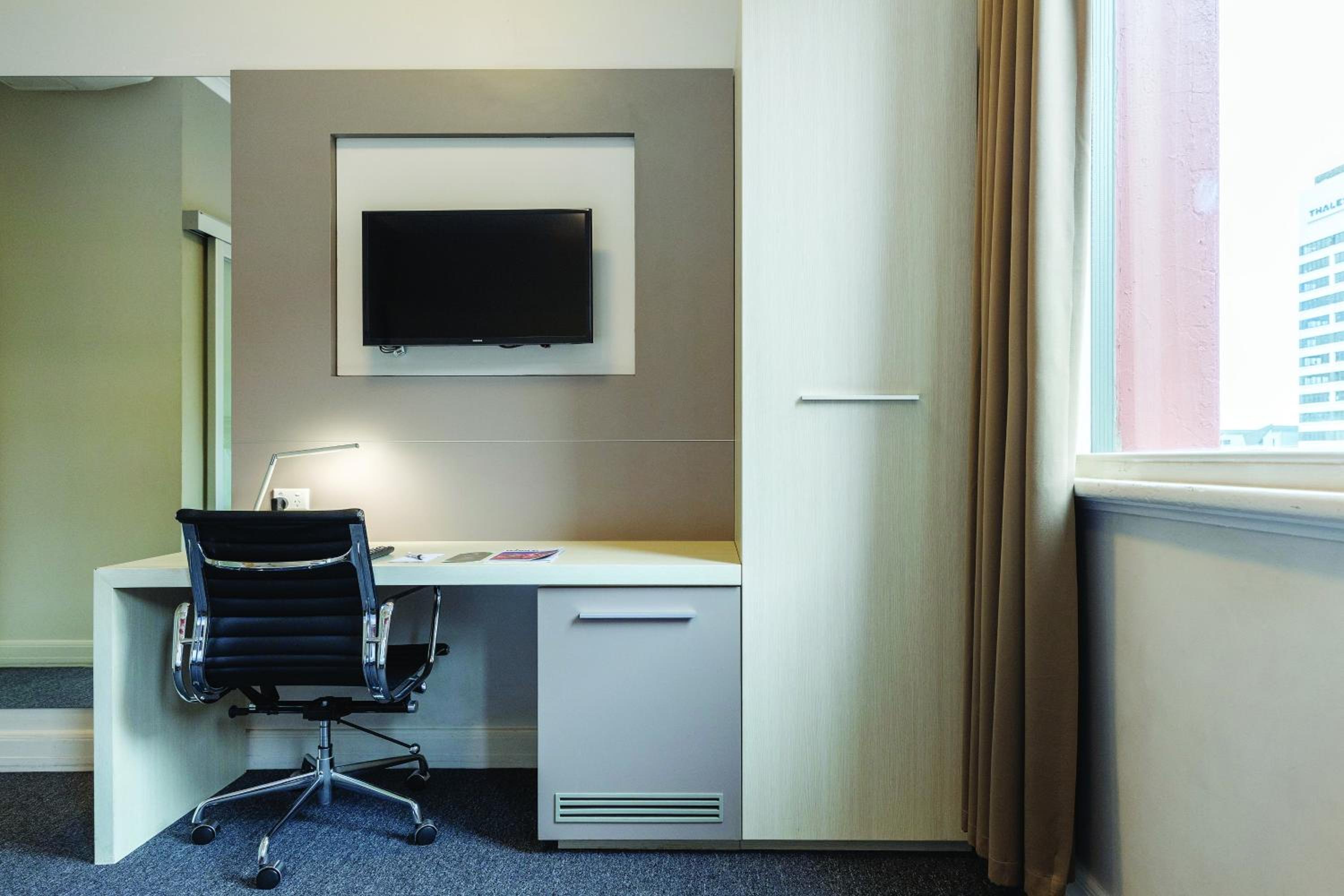 Standard King Room - Photo 3