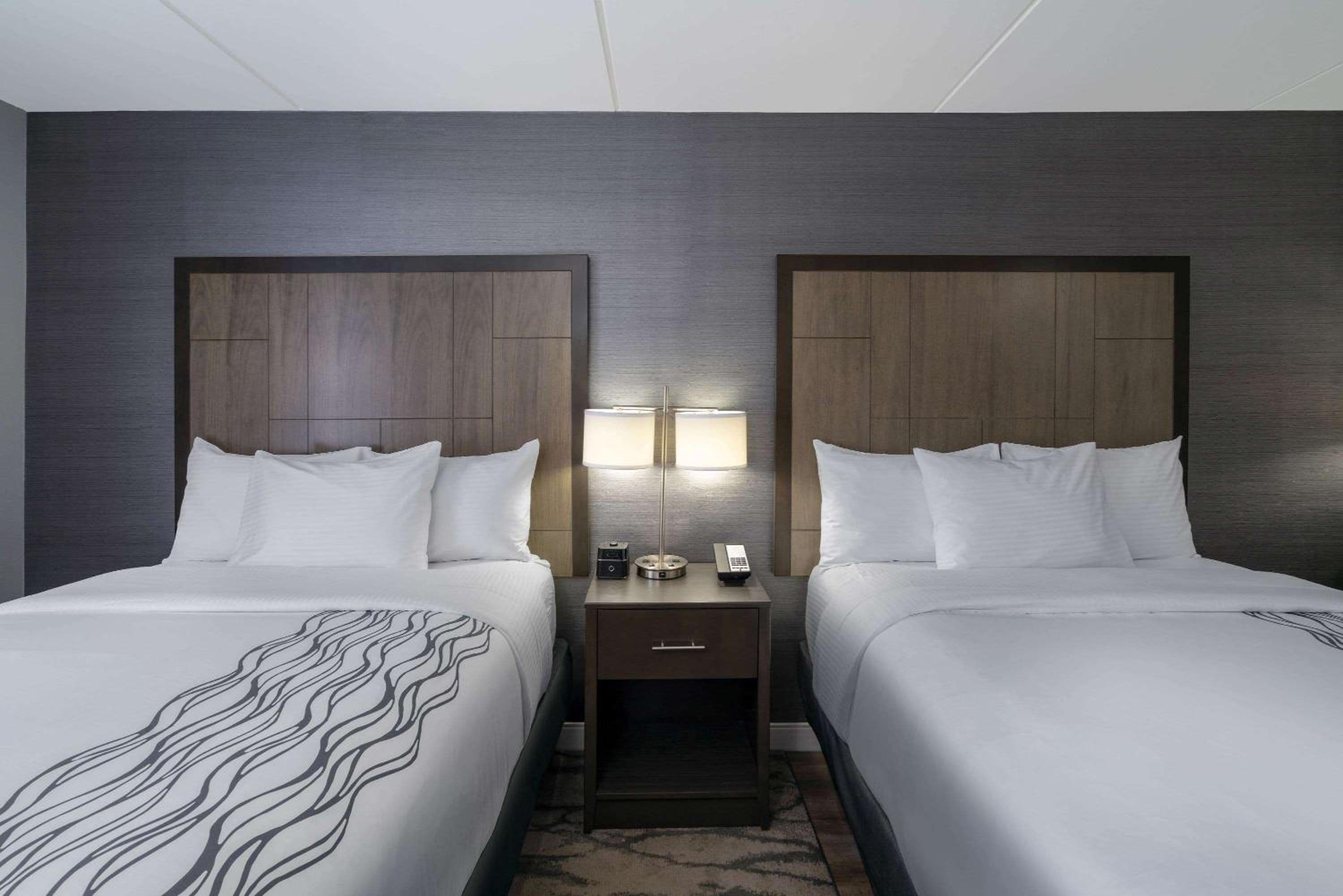 Queen Room with Two Queen Beds - Photo 11