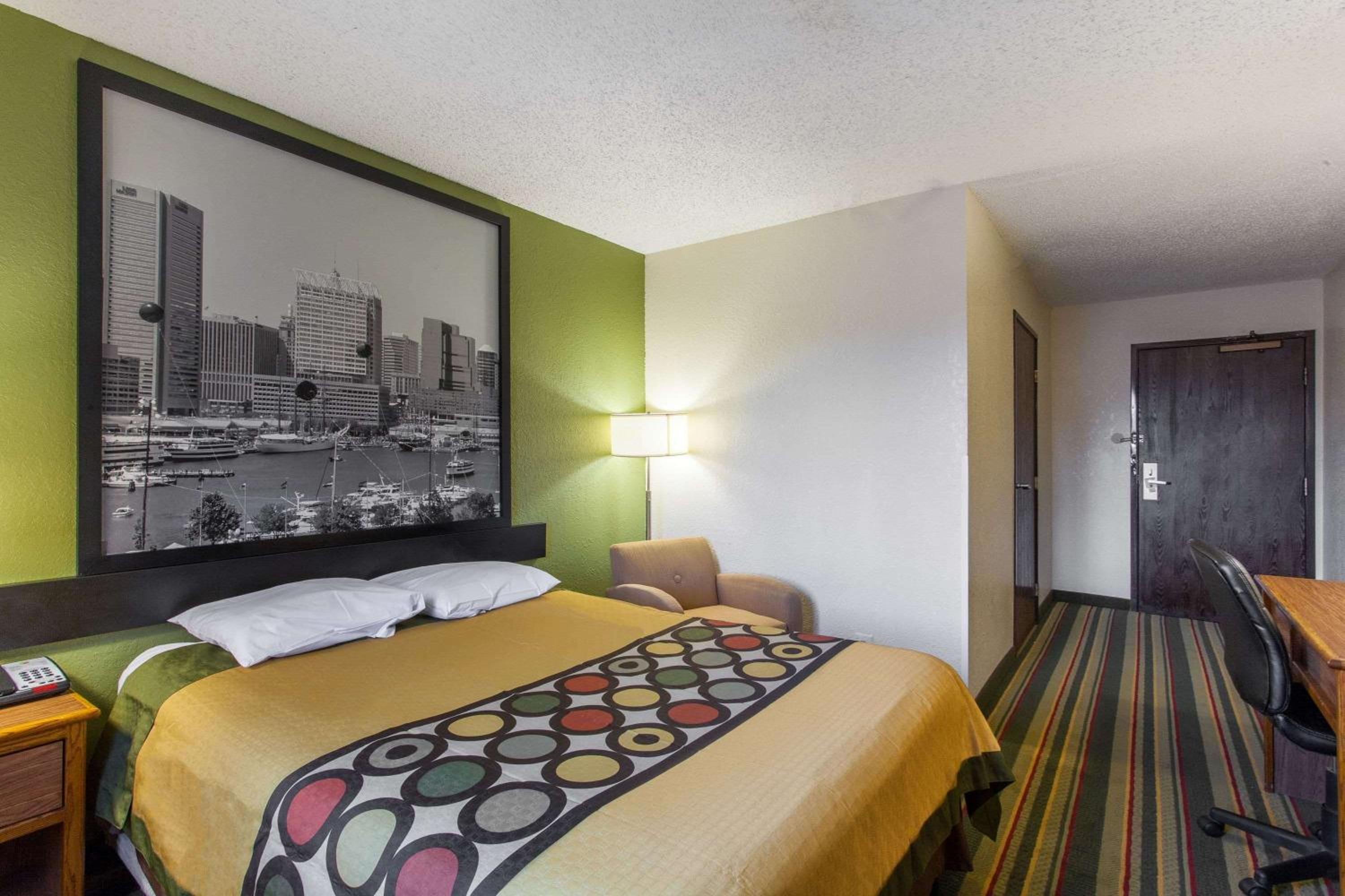 Deluxe Queen Room - Mobility Access/Non-Smoking - Photo 2