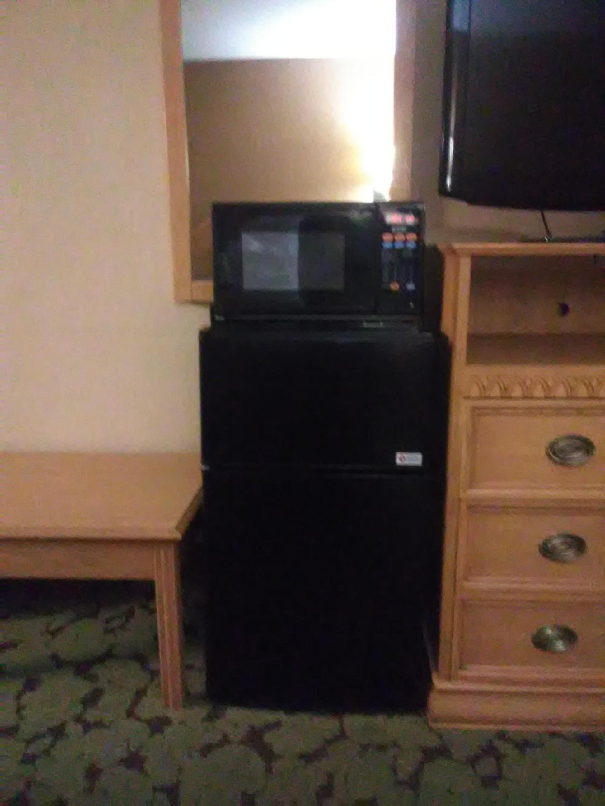 King Room - Non-Smoking - Photo 16