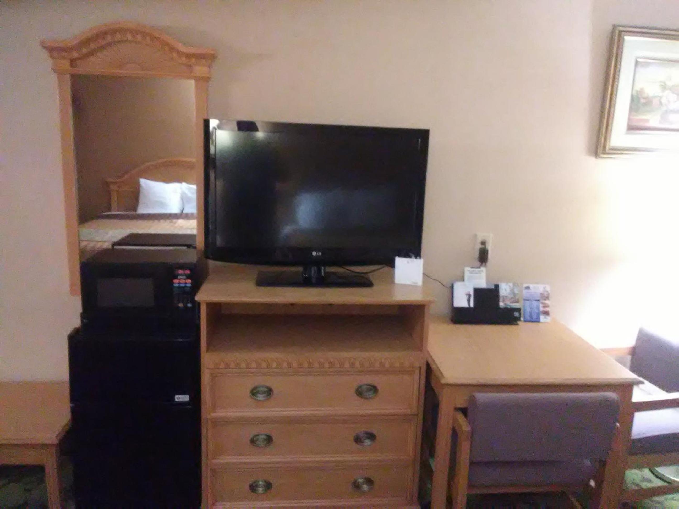 King Room - Non-Smoking - Photo 1