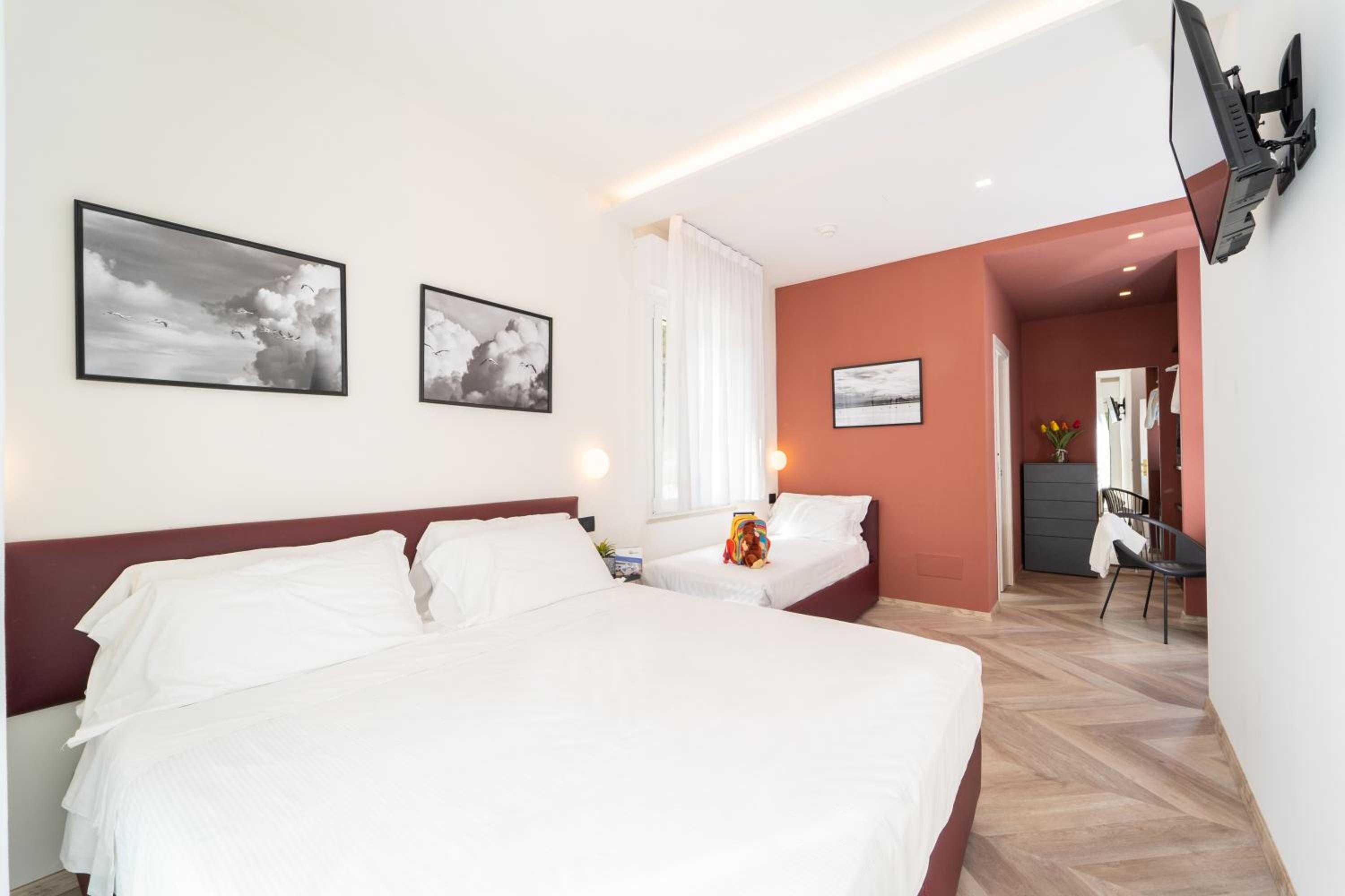 Deluxe Quadruple Room - Photo 5