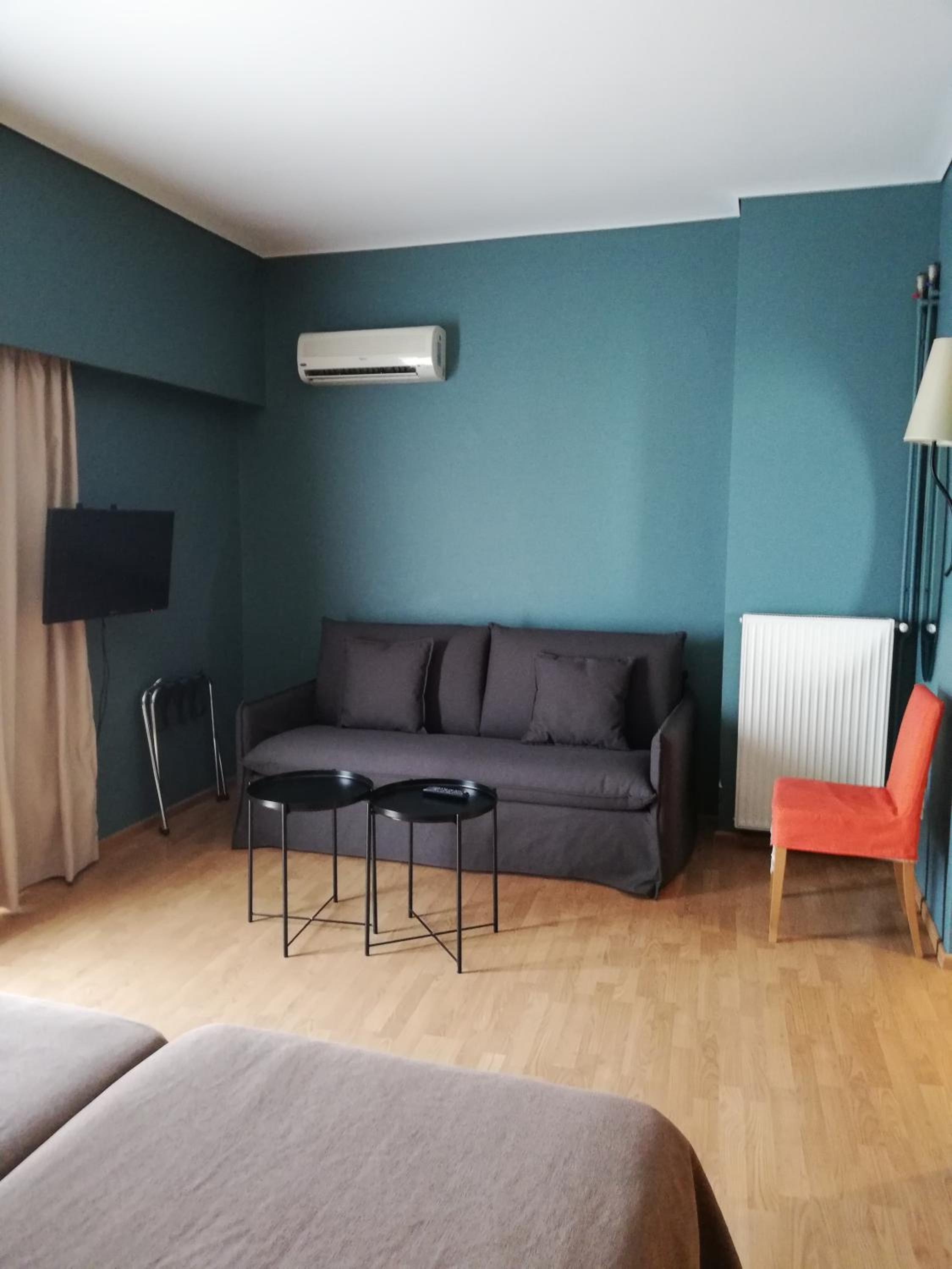 Family Room - Photo 10