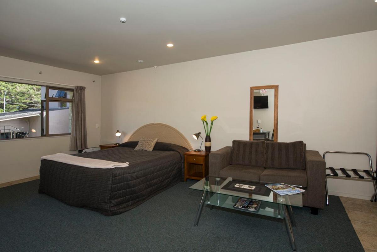 King Studio with Spa Bath photo 1