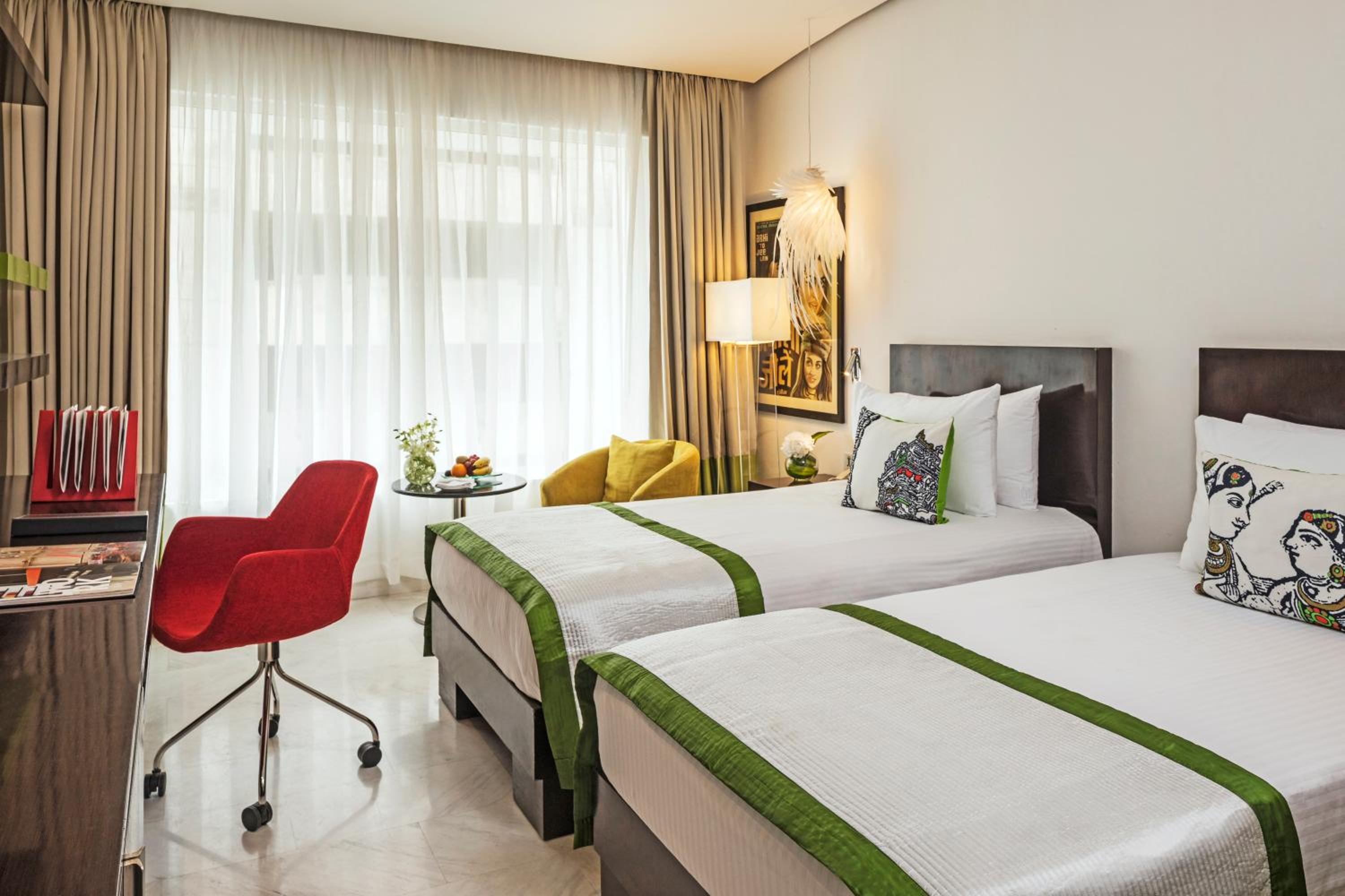 Luxury Twin Room with 10% discount on Airport Transfers and Spa service - Photo 1