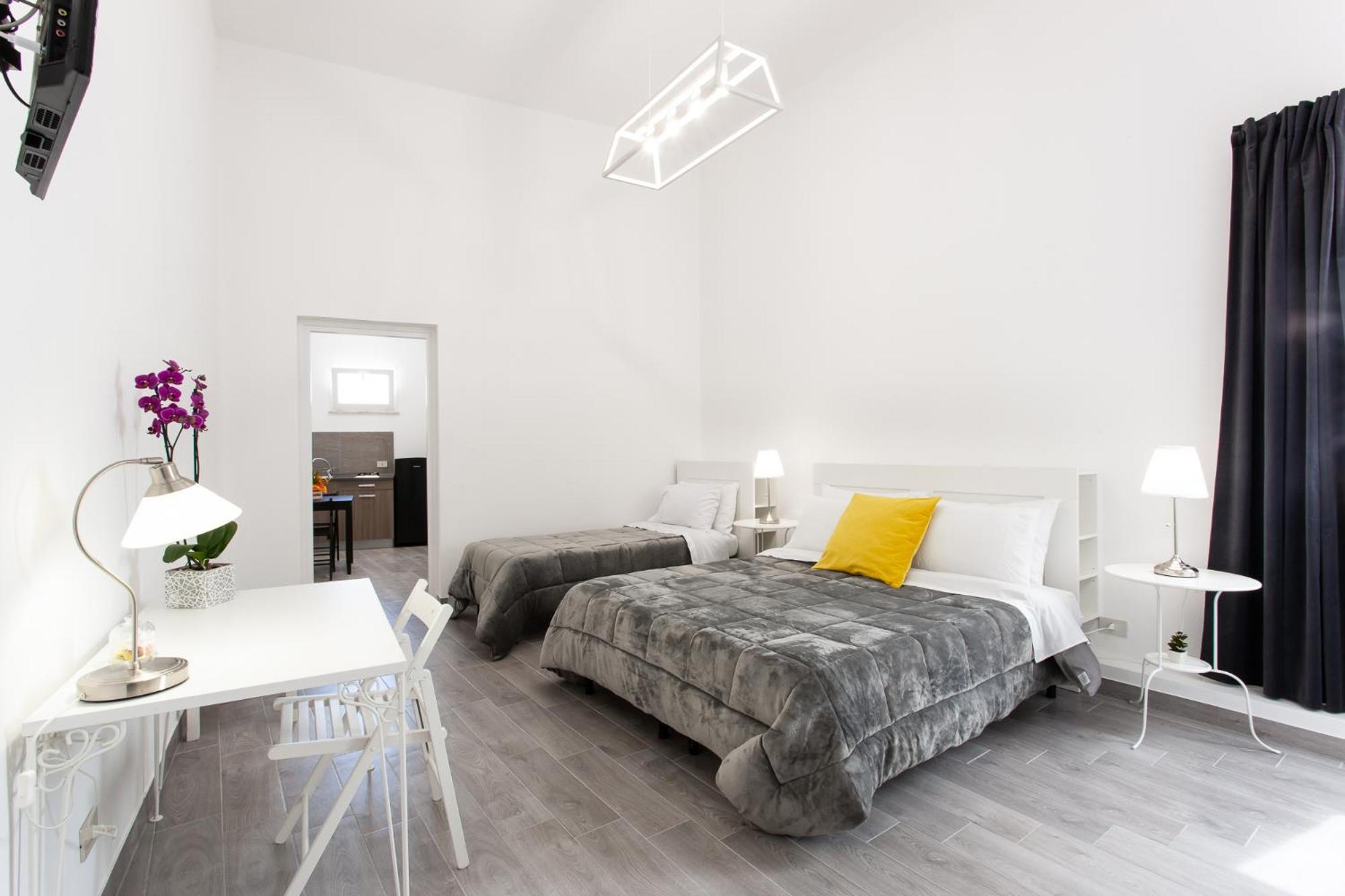 Family Room with Private Bathroom - Photo 8