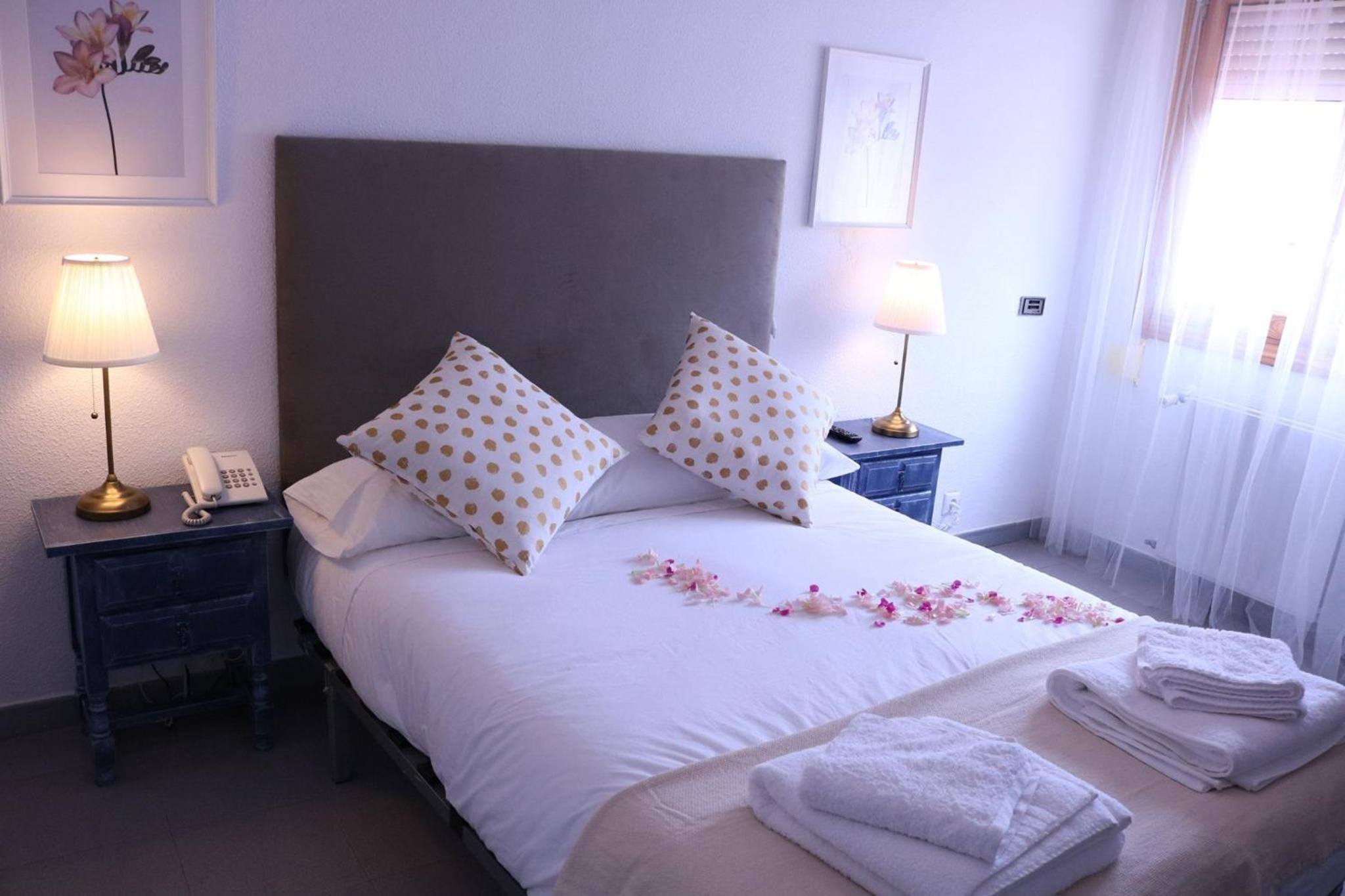 Queen Room - Photo 1