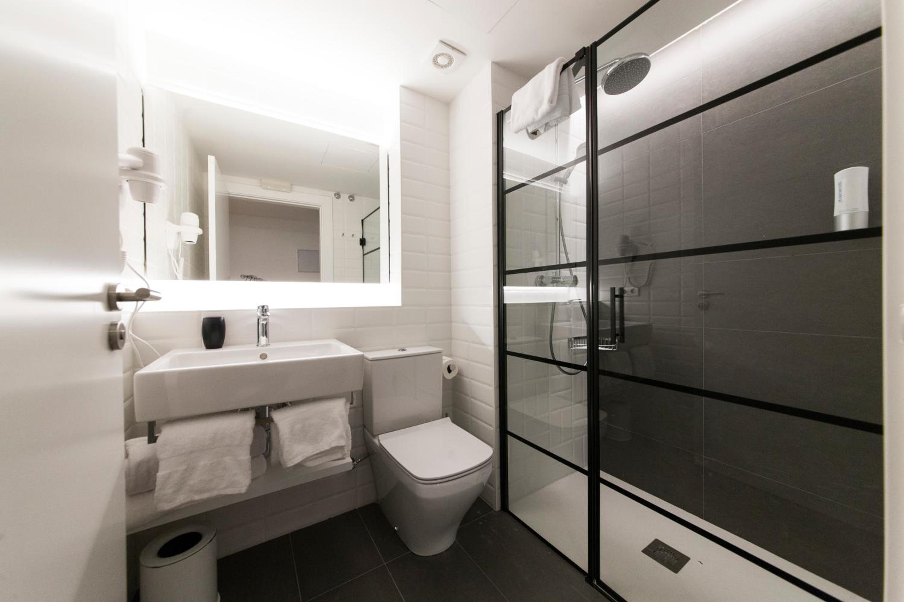 Apartment - Photo 2