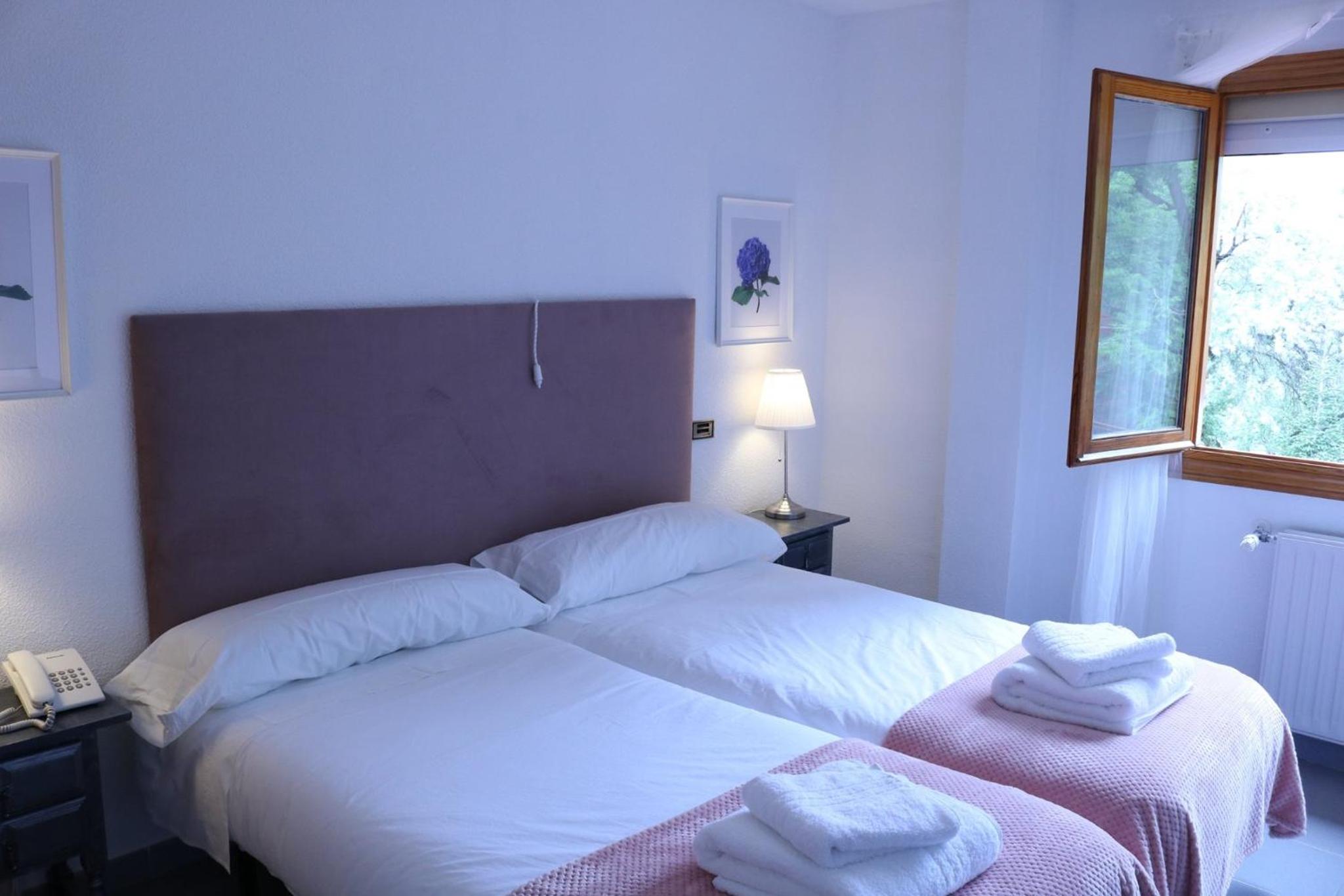 Twin Room - Photo 5