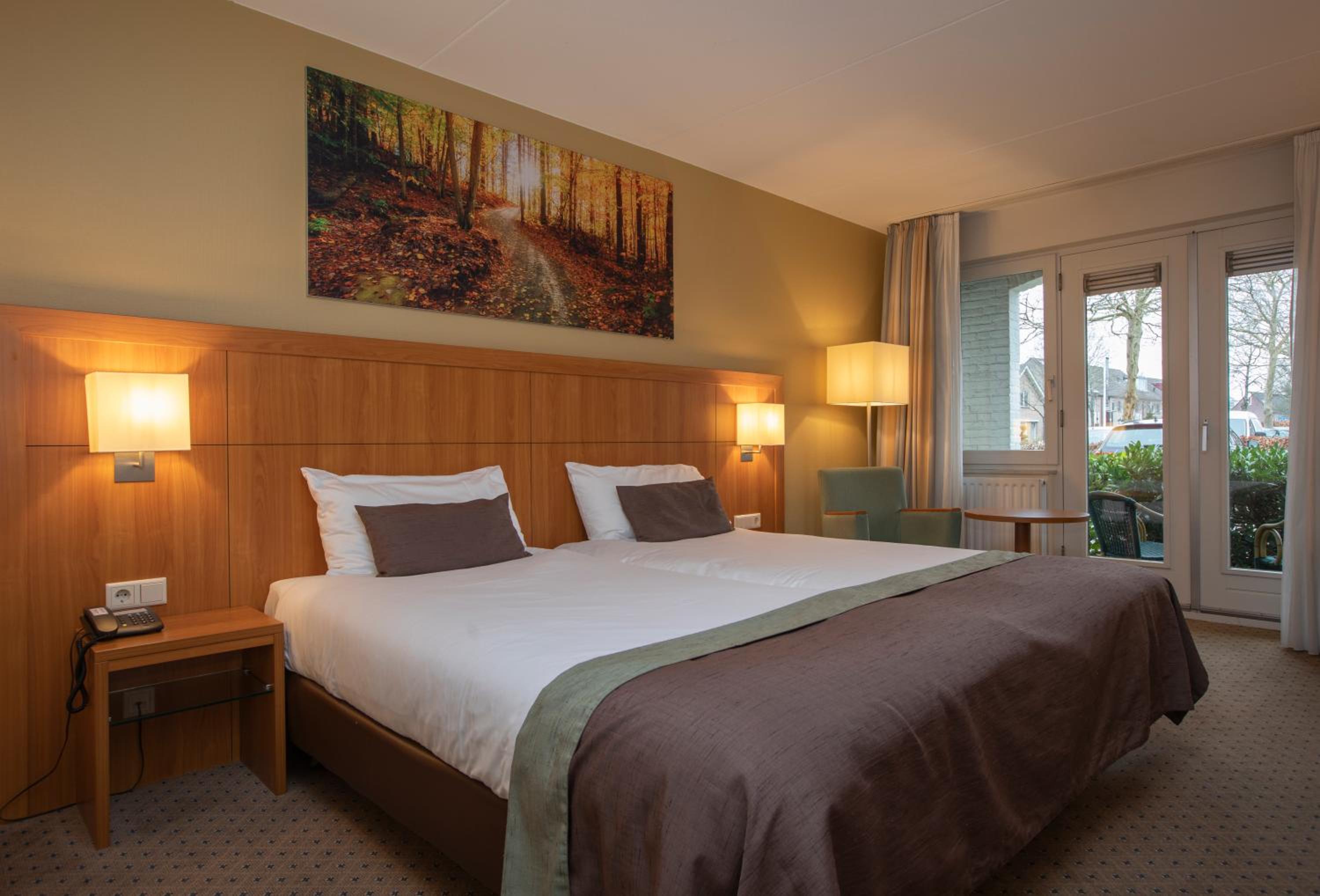 Deluxe Room - Photo 2