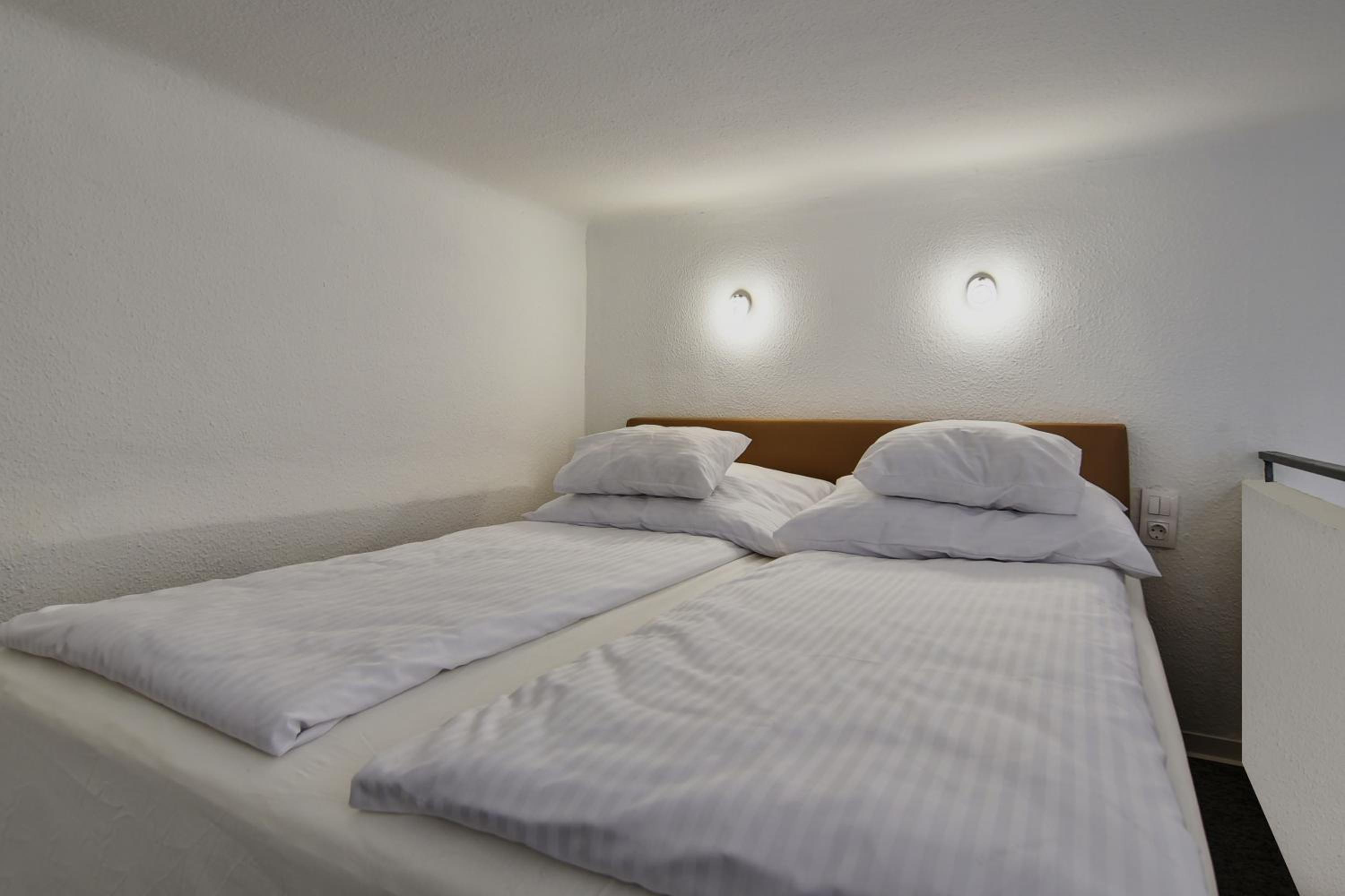 Economy Apartment - Photo 13