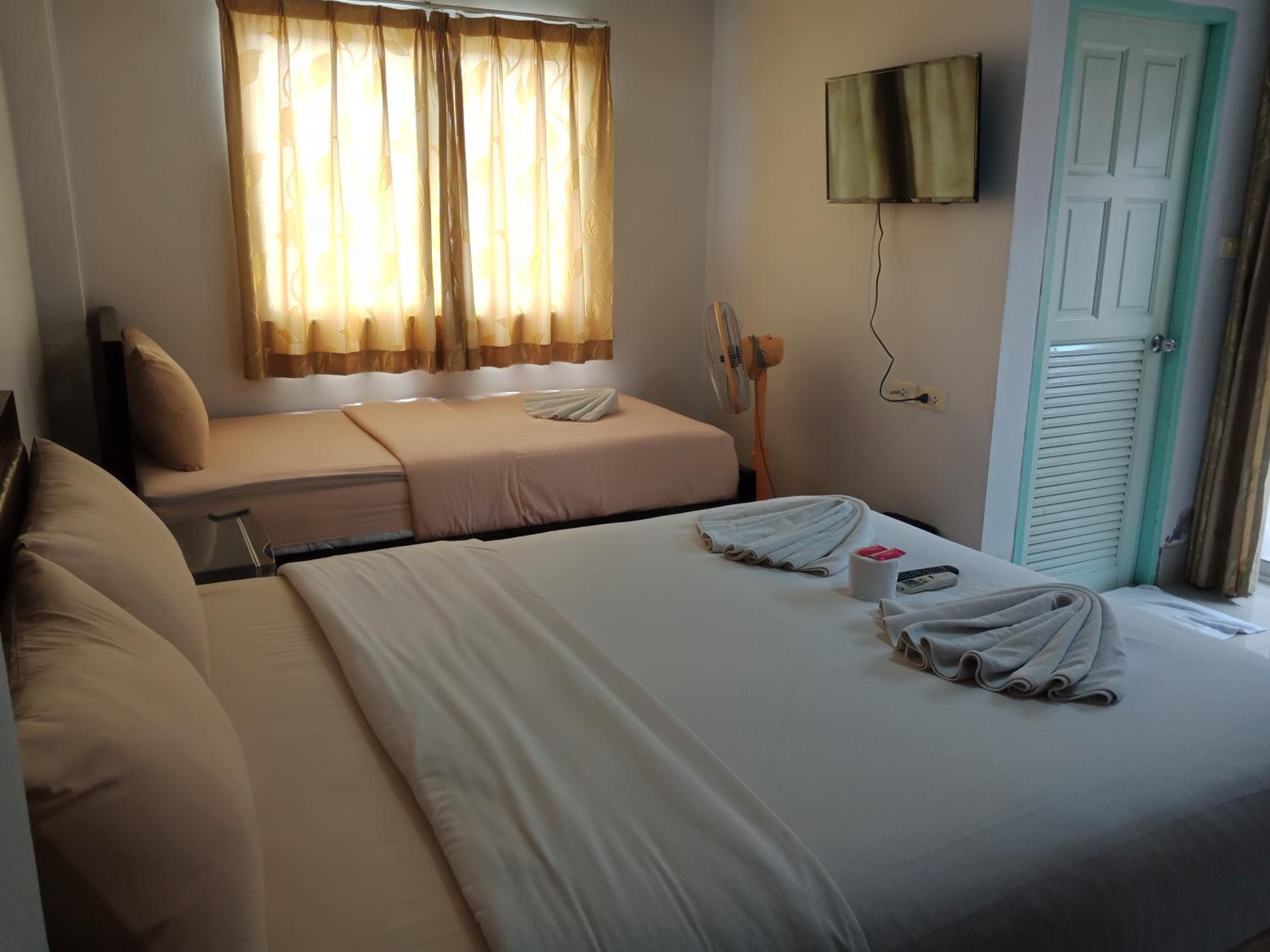 Triple Room with Private External Bathroom photo 3