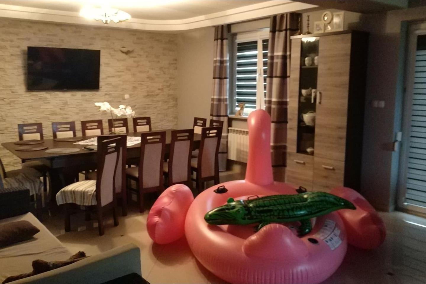 Villa photo 1