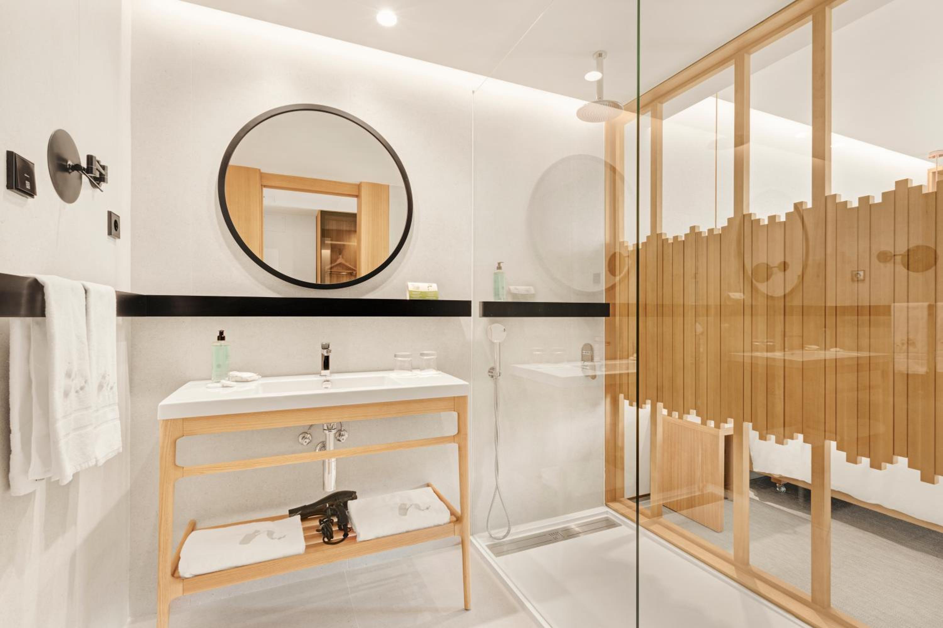 Double Room (1 Adult + 1 Child) photo 2