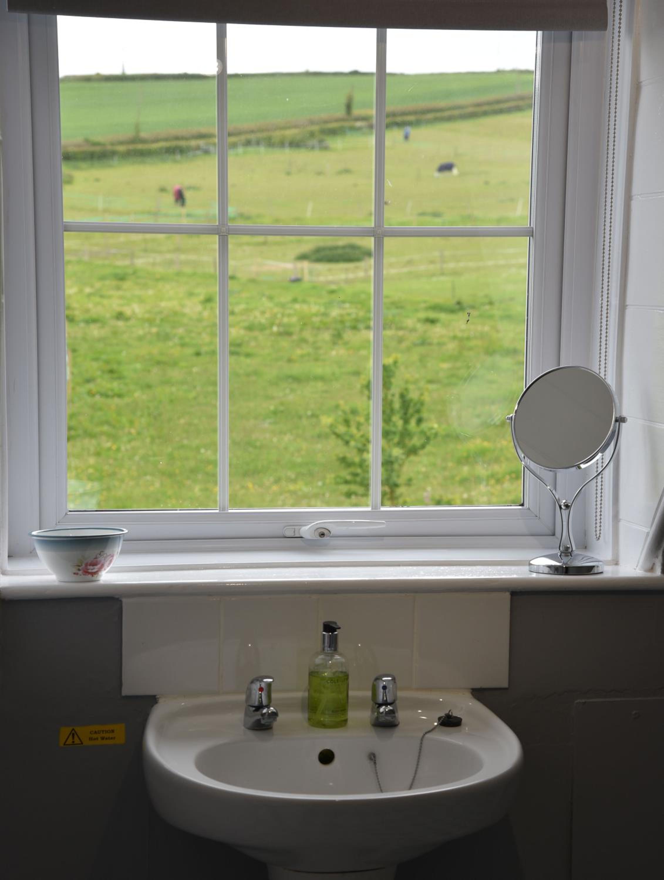 Small Double Room - Photo 5