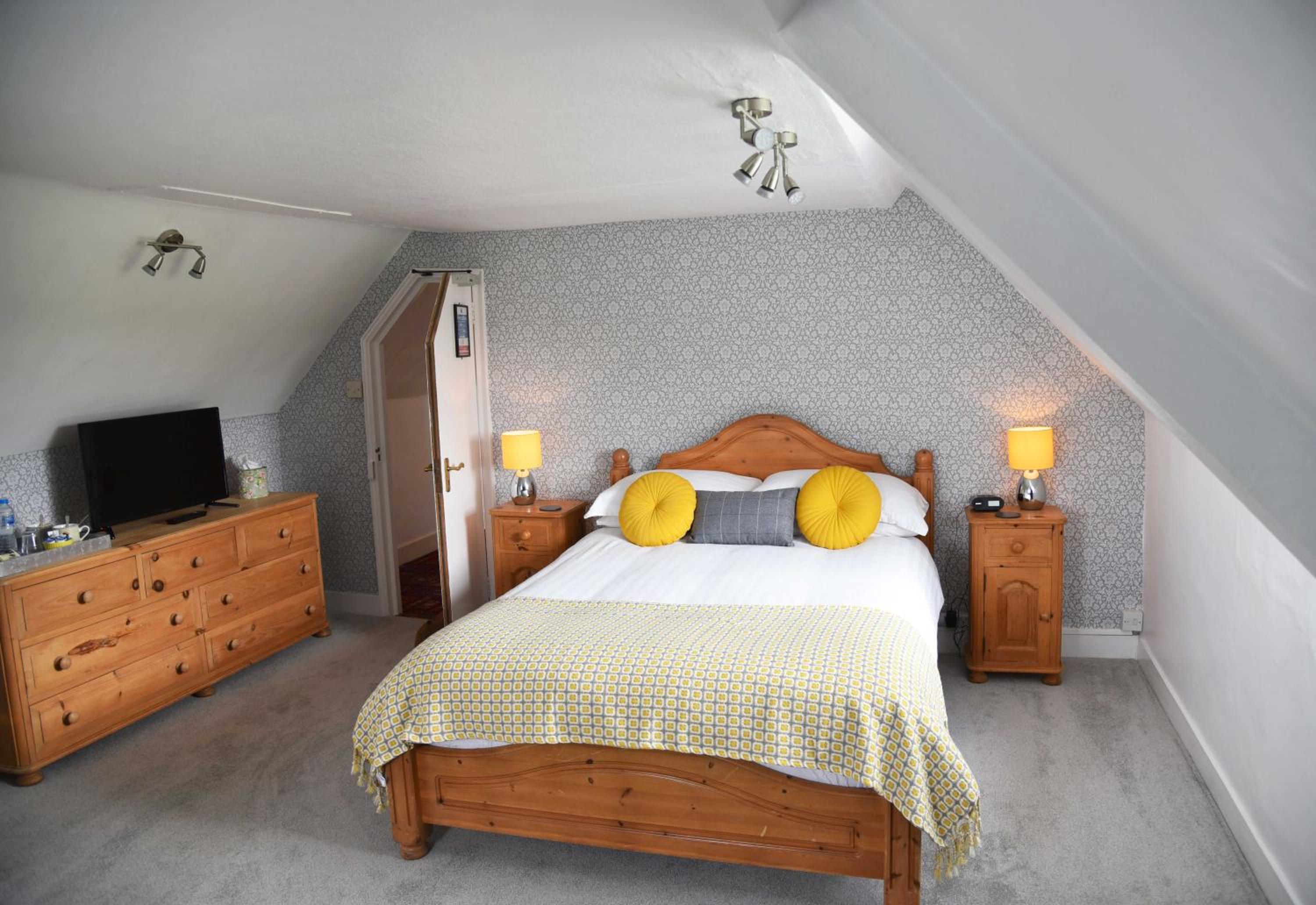 Small Double Room - Photo 1