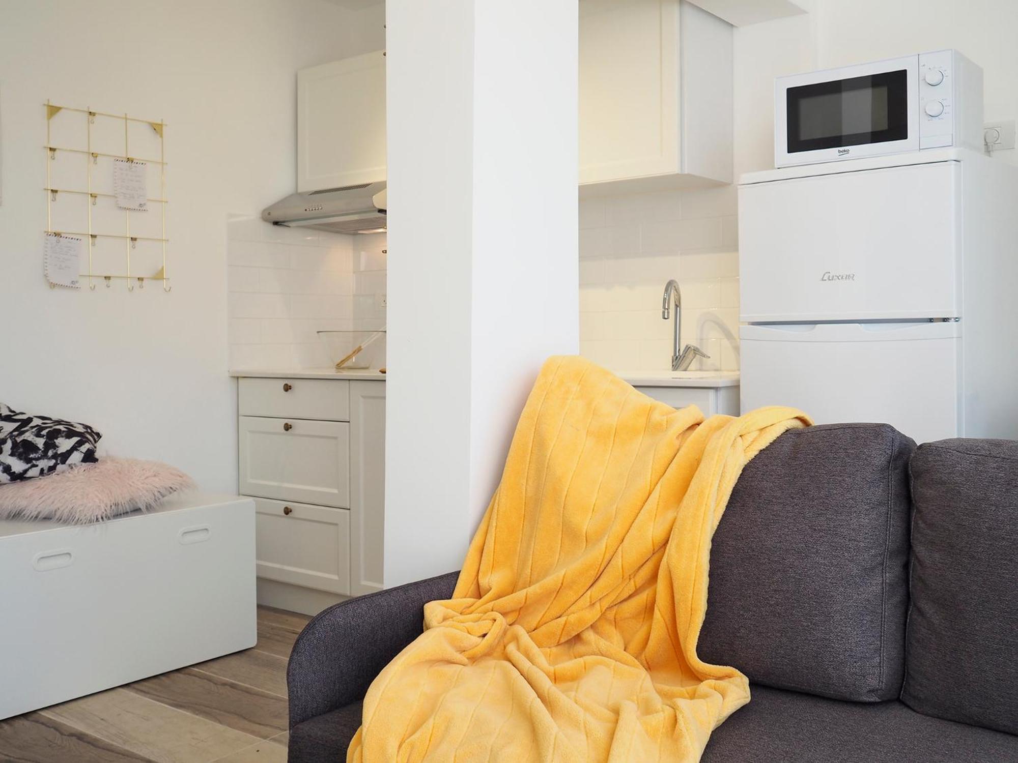 Studio Apartment - Photo 21