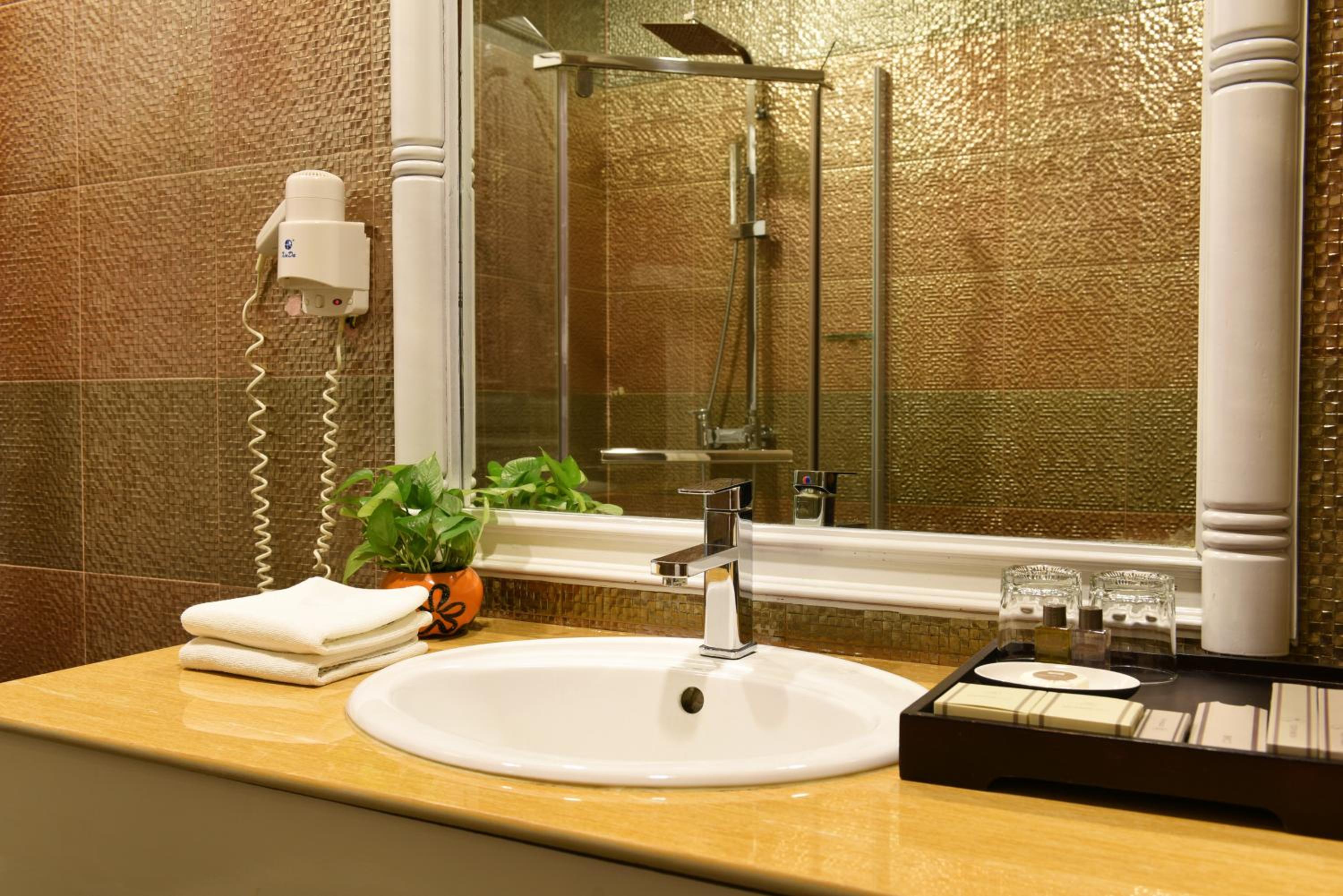 Family Suite - Photo 9