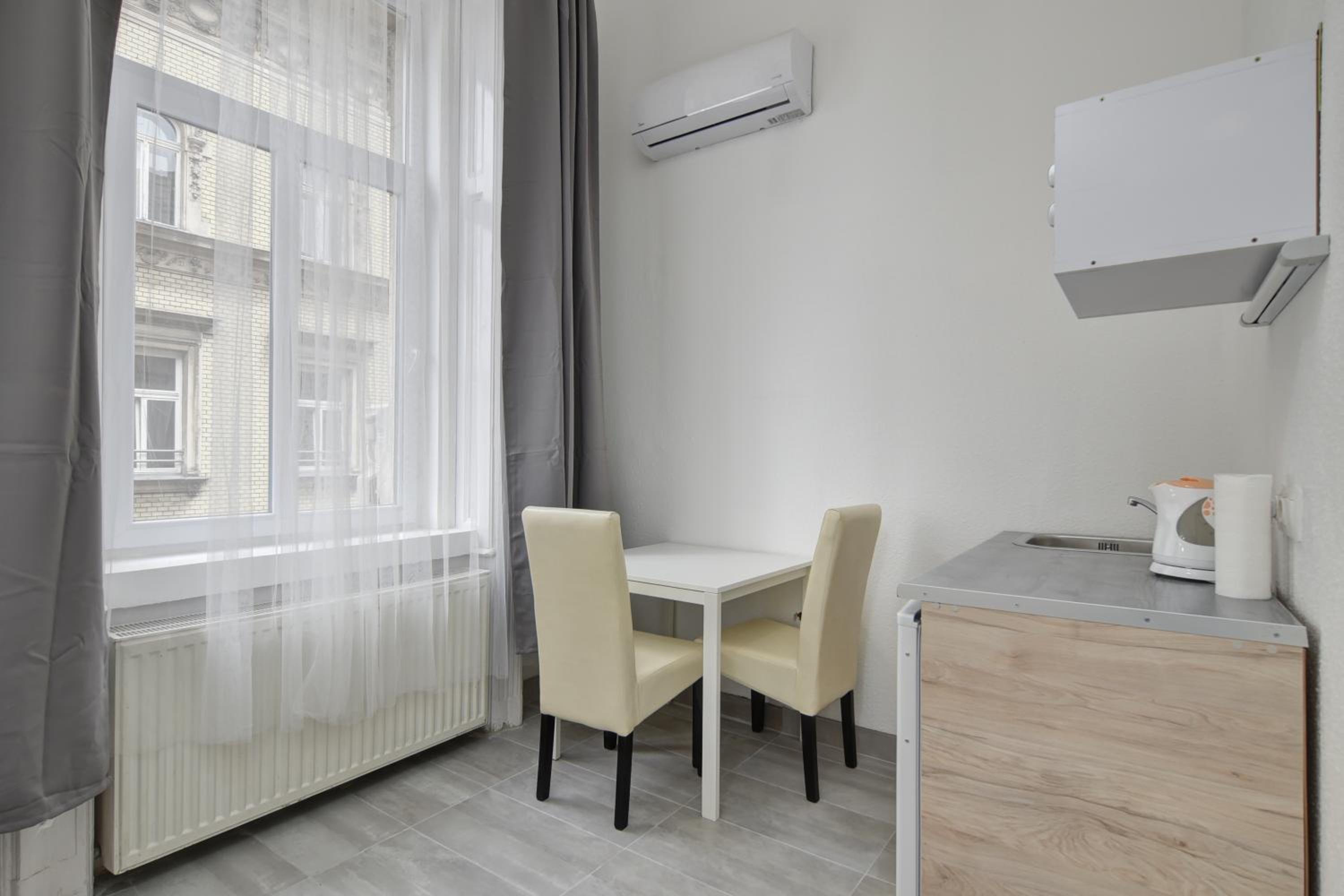 Deluxe Apartment - Photo 2