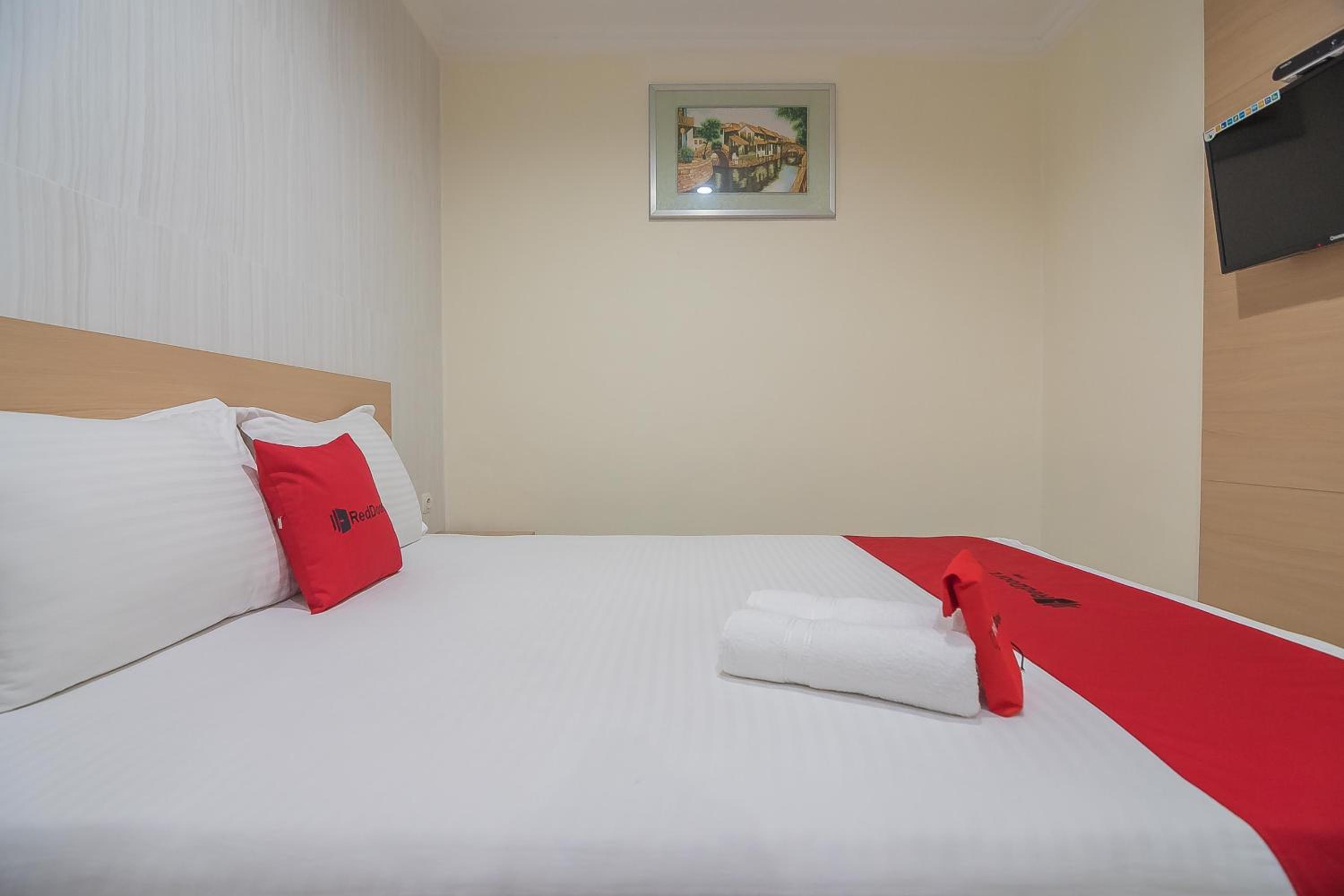 Double Room - Photo 8