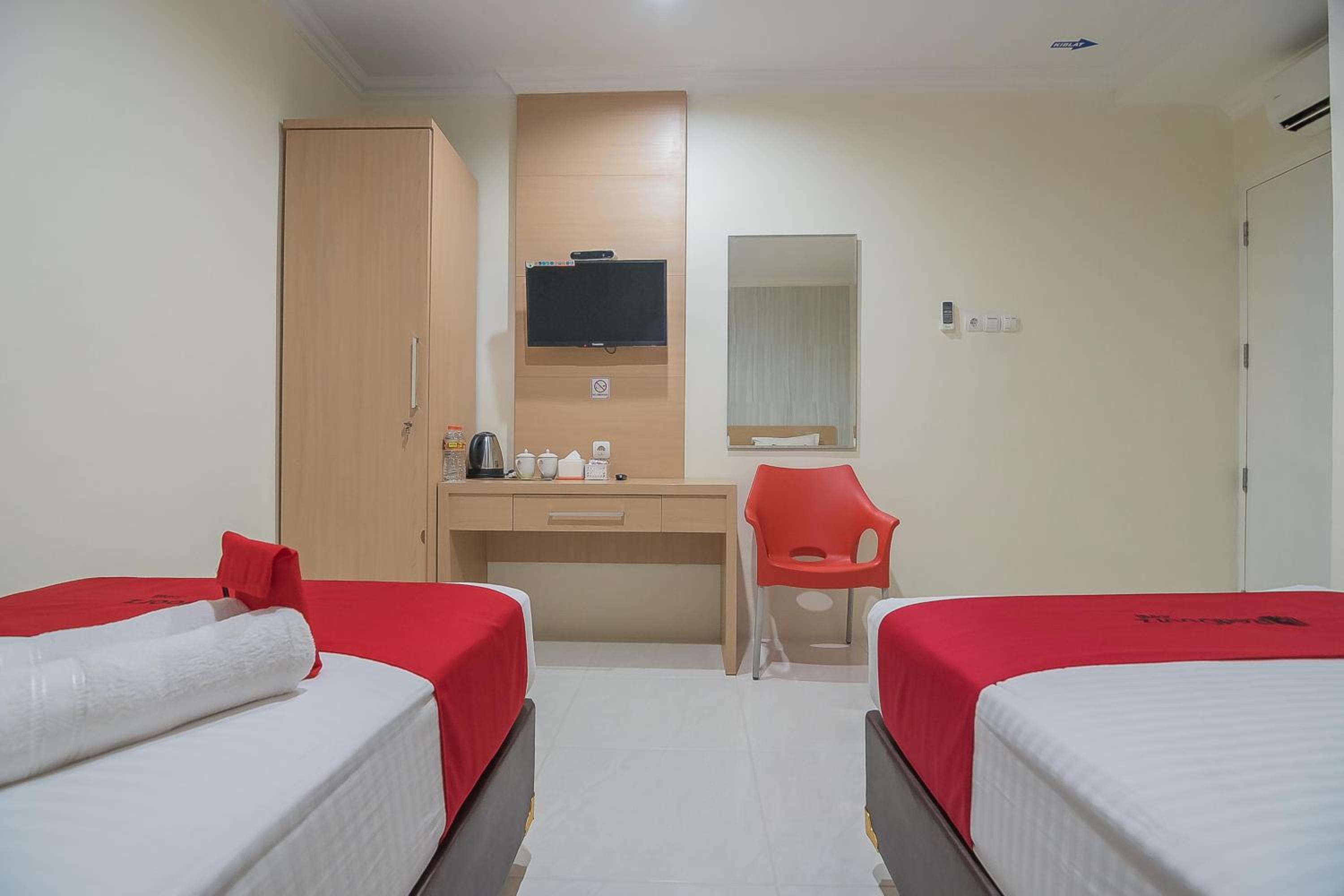 Standard Twin Room - Photo 6