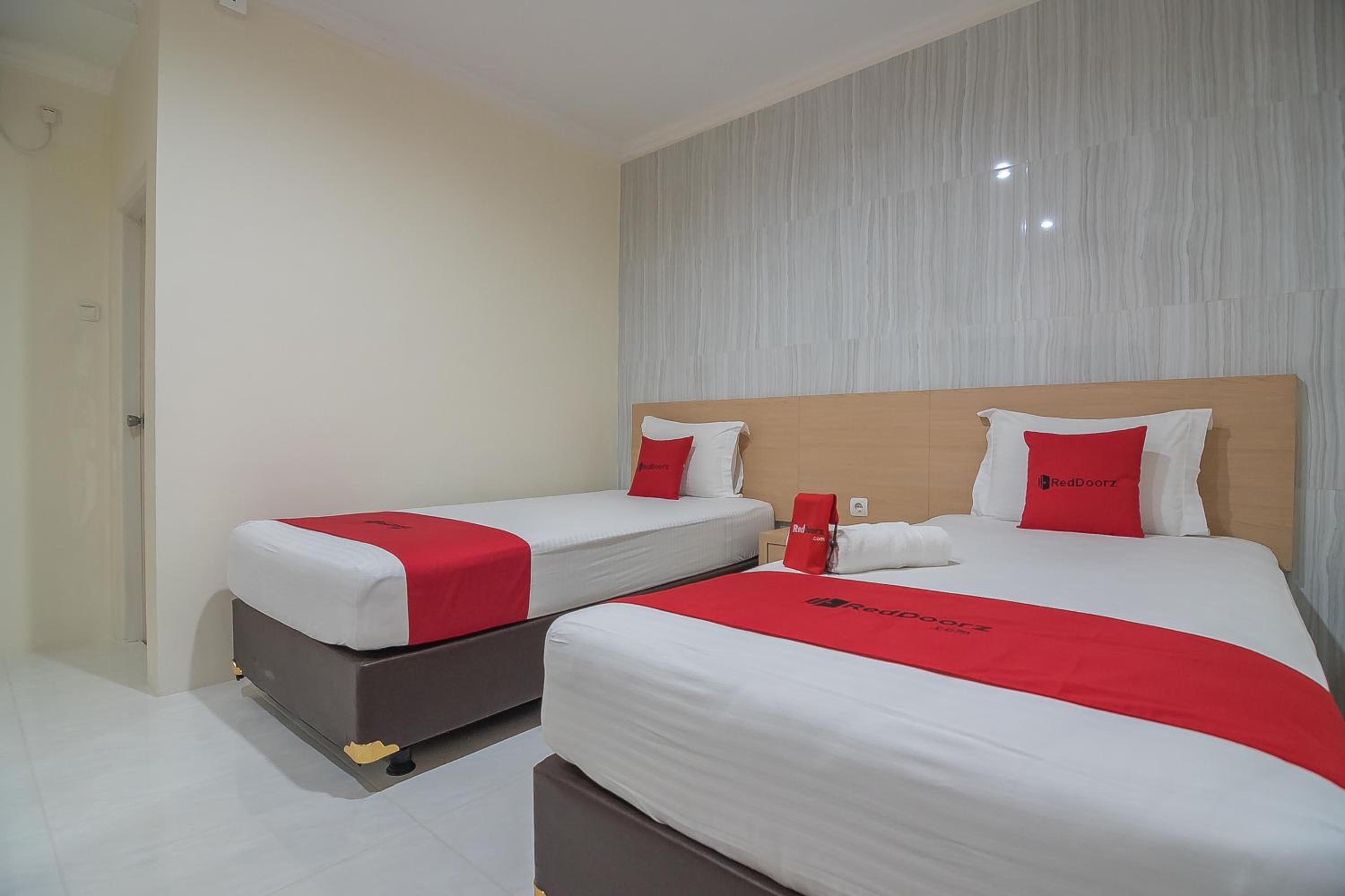 Standard Twin Room - Photo 5