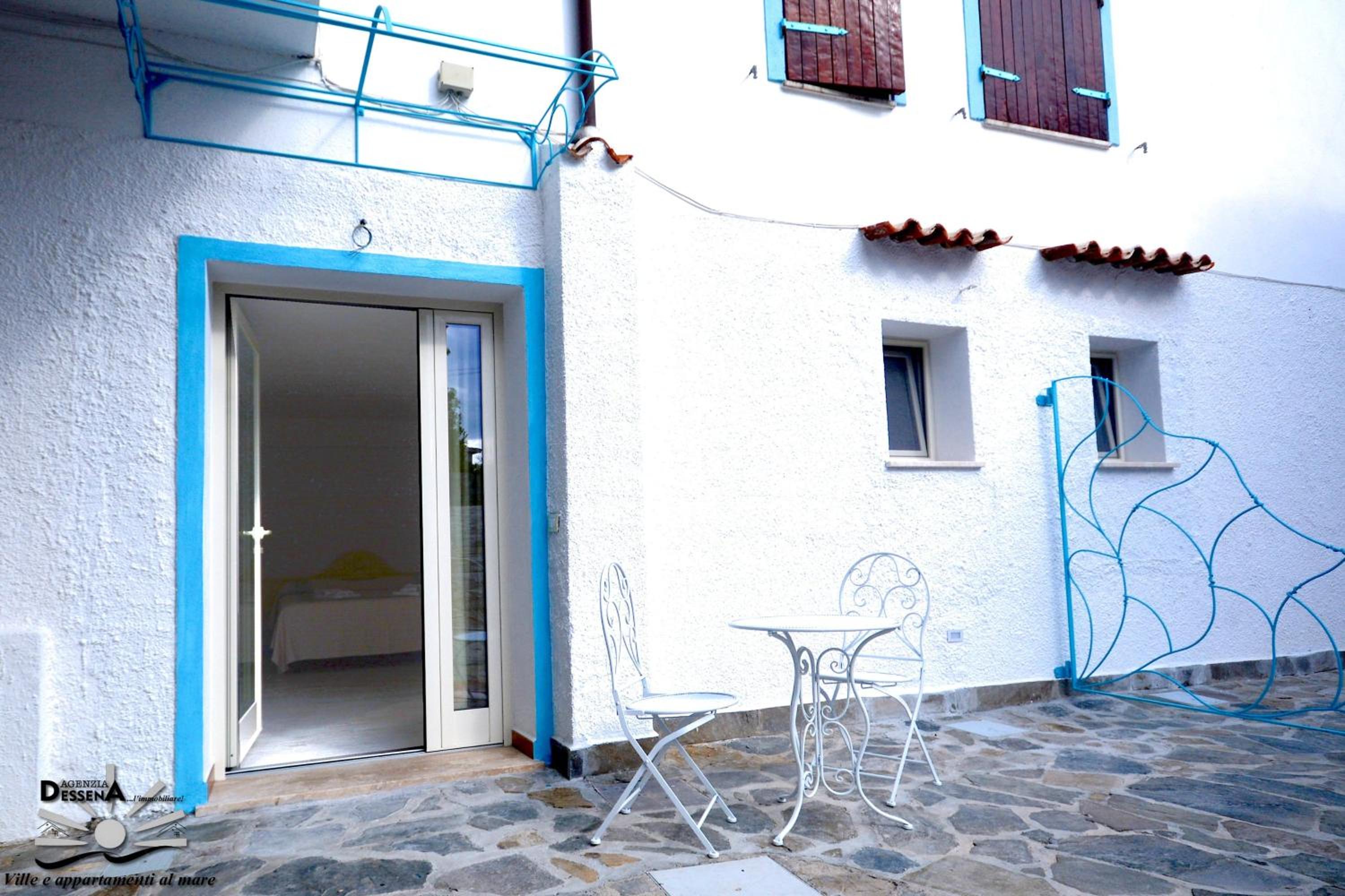 Economy Triple Room - Photo 8