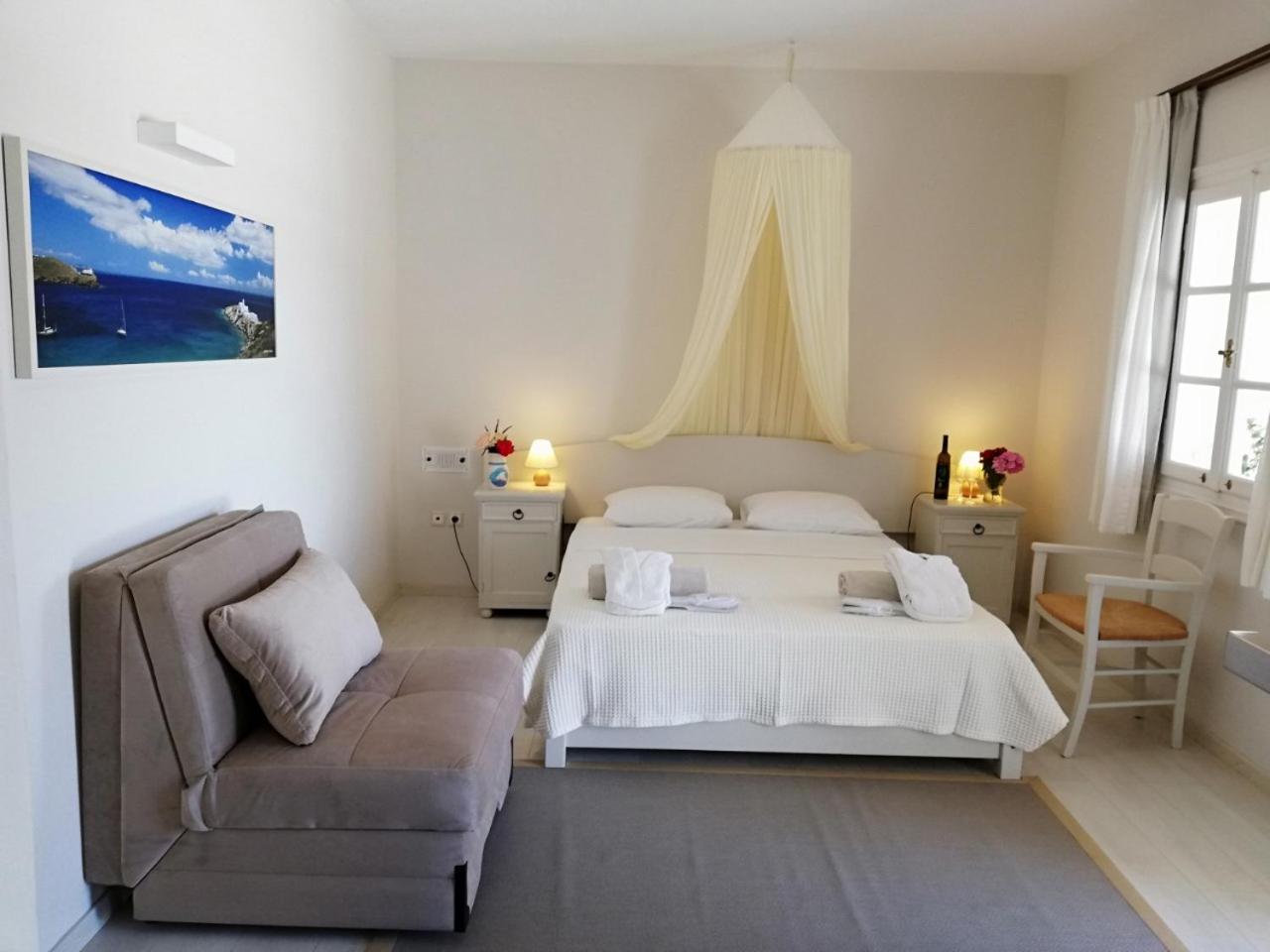 Double or Twin Room photo 3