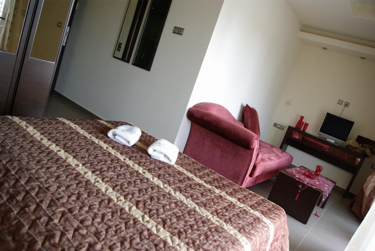 Family Room (2 Adults + 2 Children) photo 3