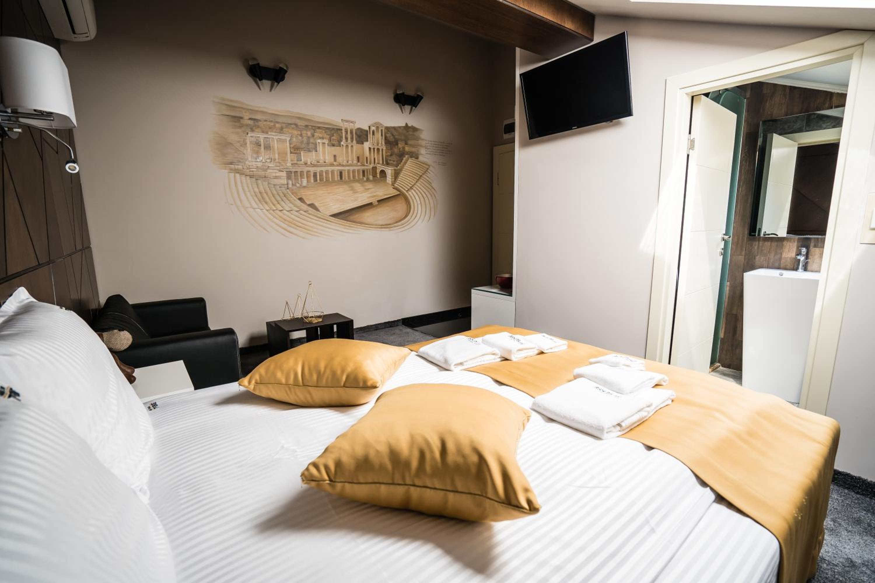 Deluxe Double Room - Photo 1