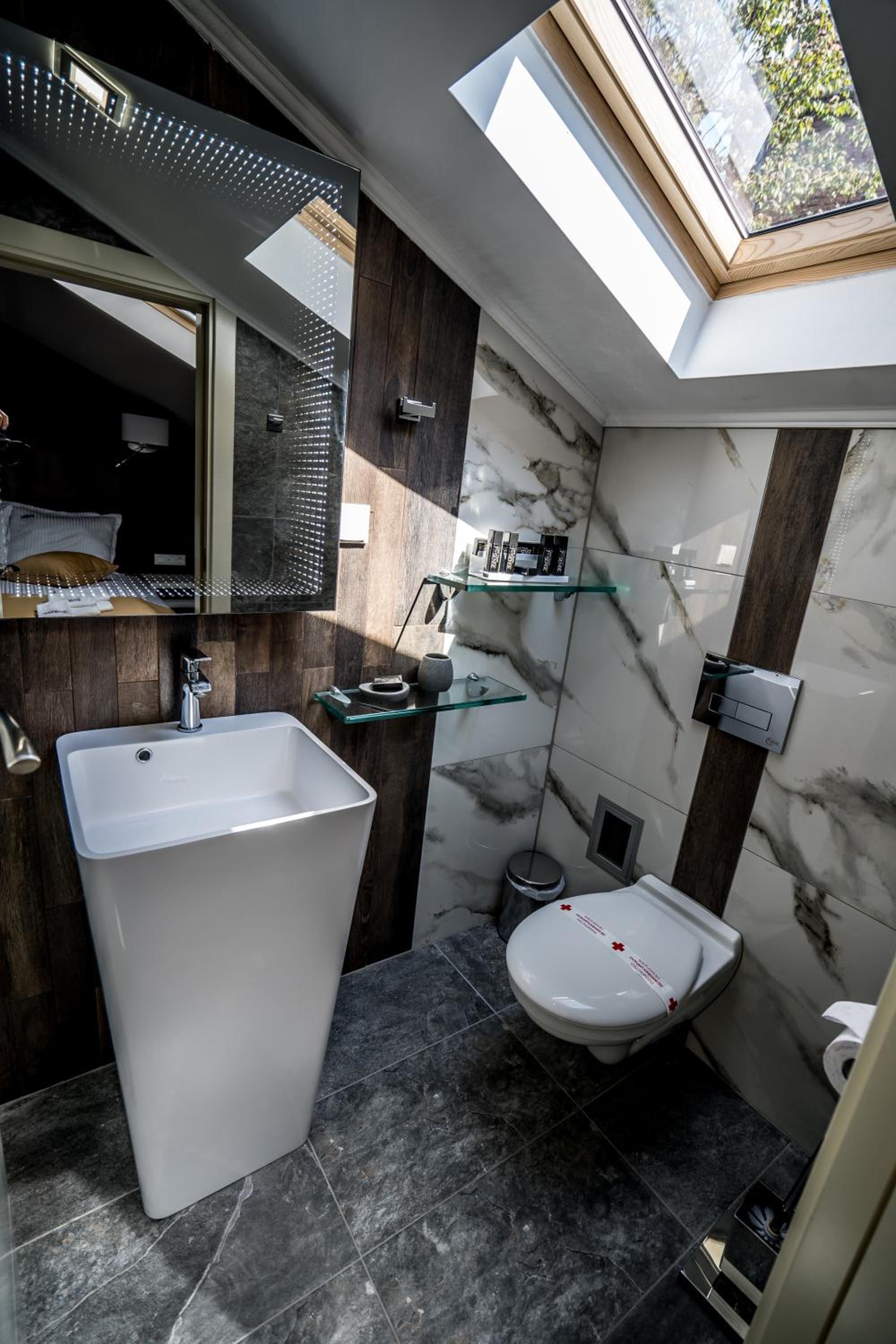 Deluxe Double Room - Photo 6
