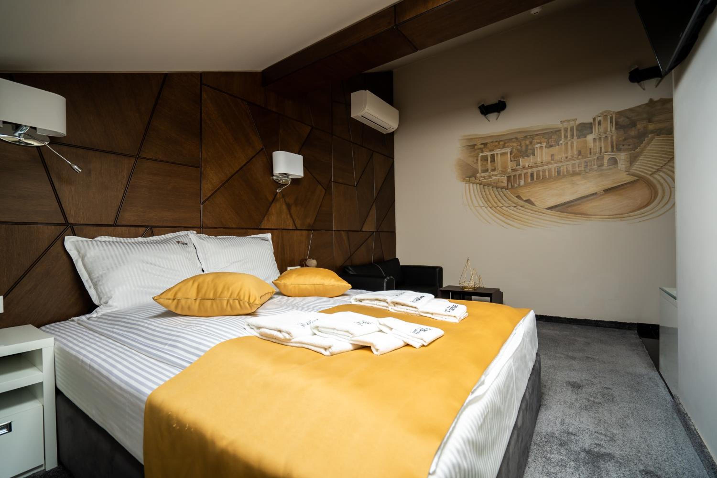Deluxe Double Room - Photo 8