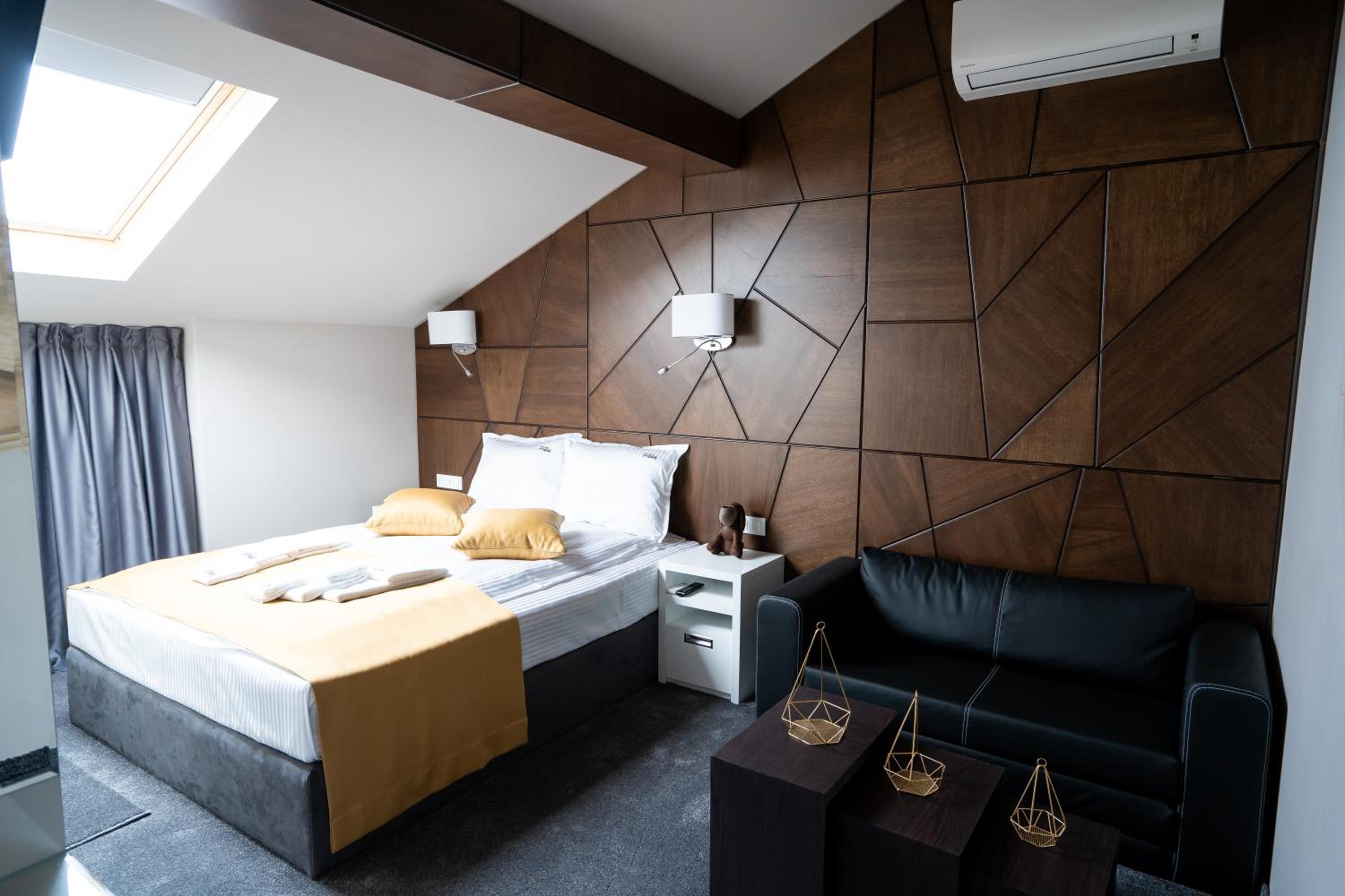 Deluxe Double Room - Photo 2